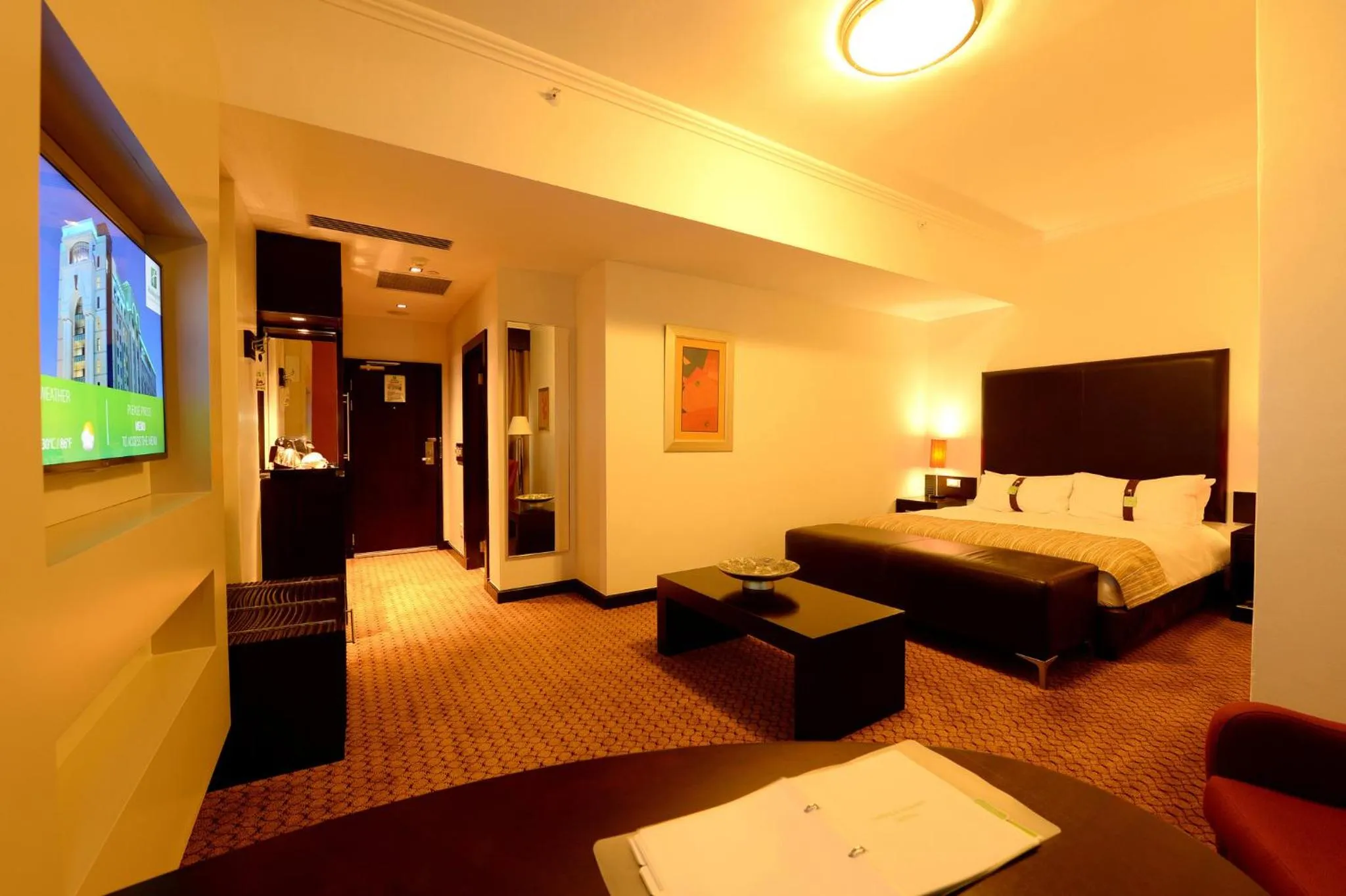 Photo of the whole room, Bed in Holiday Inn Sandton, an IHG Hotel