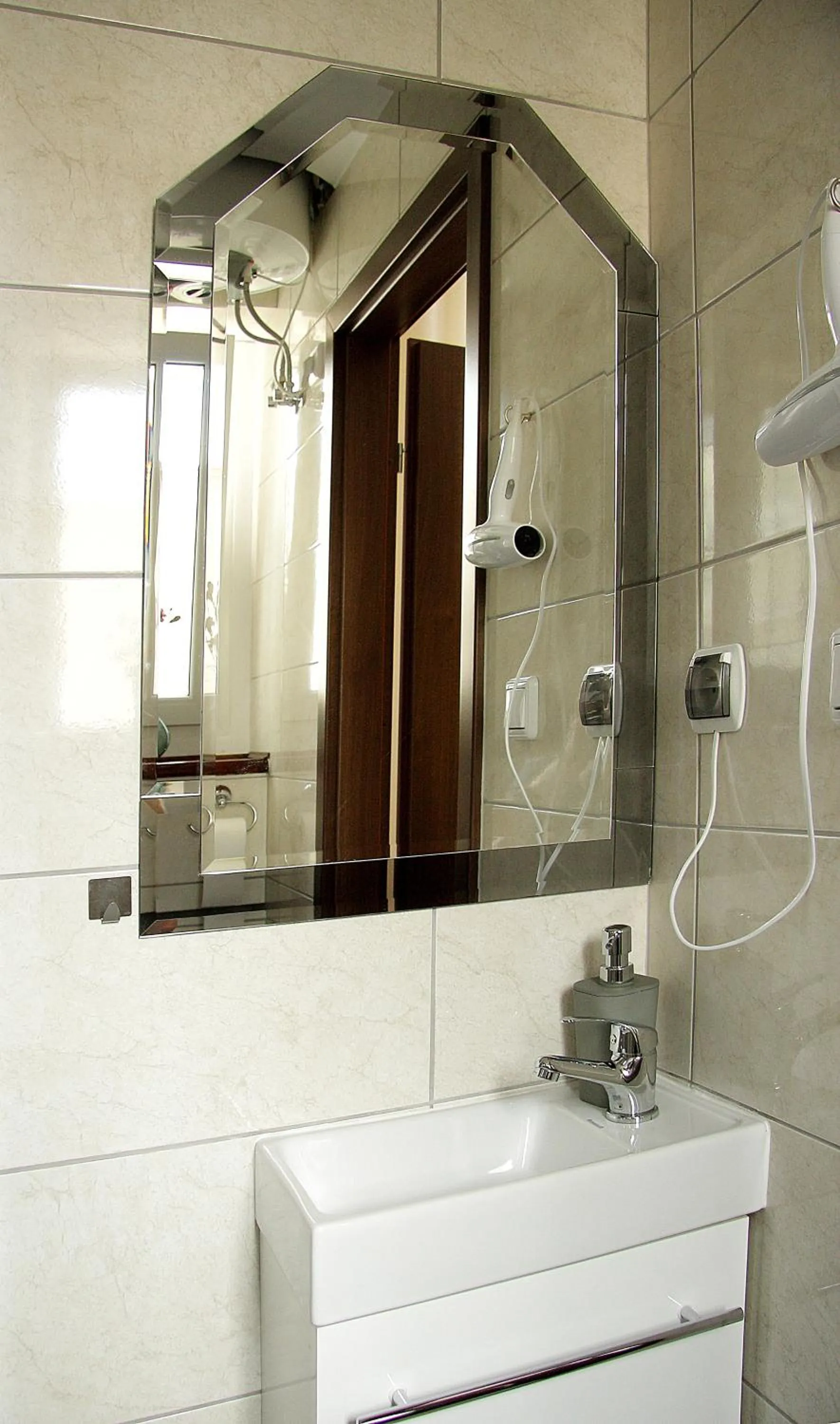 Shower in Rest- Pokoje z Łazienkami