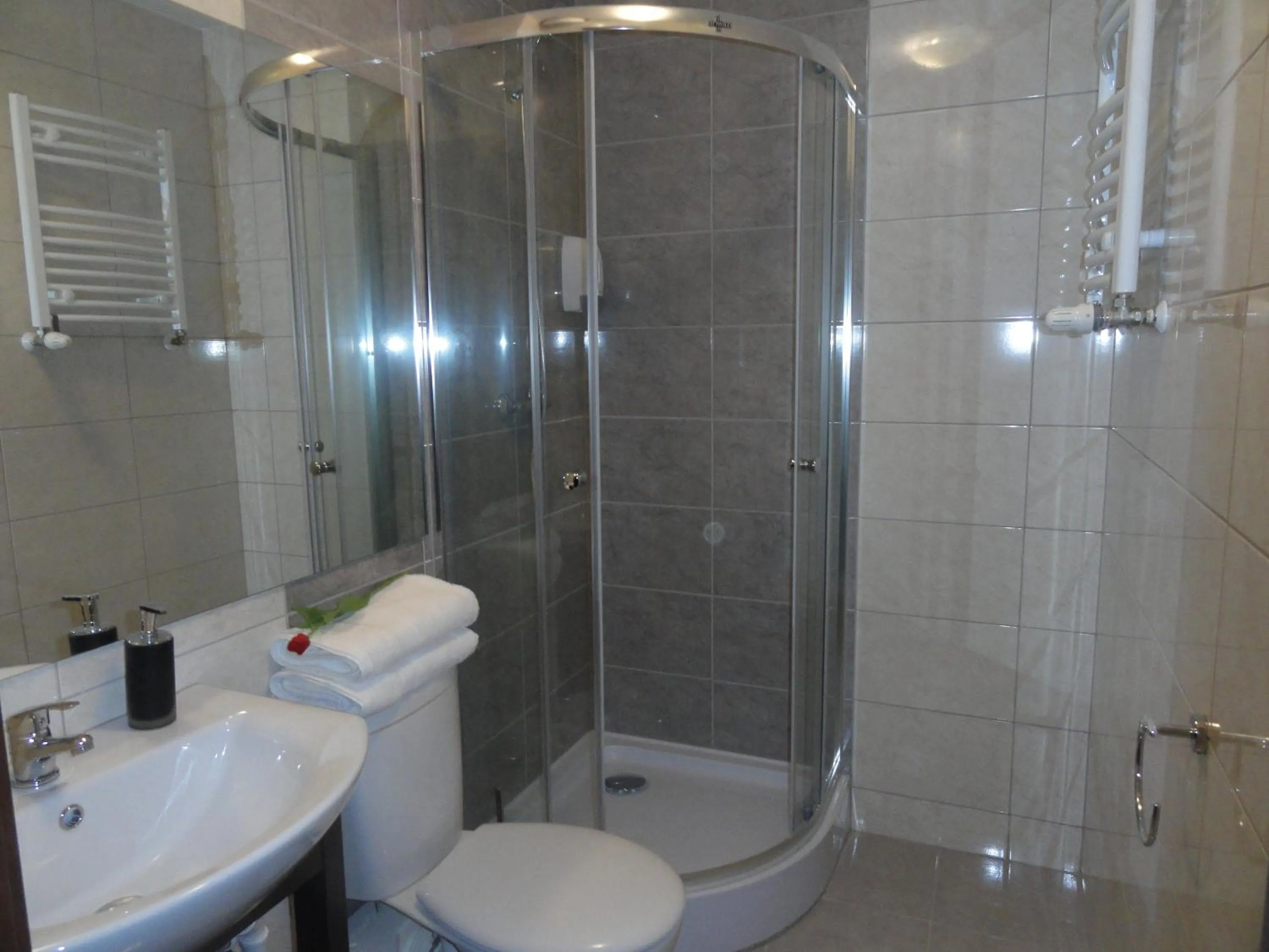 Shower in Rest- Pokoje z Łazienkami