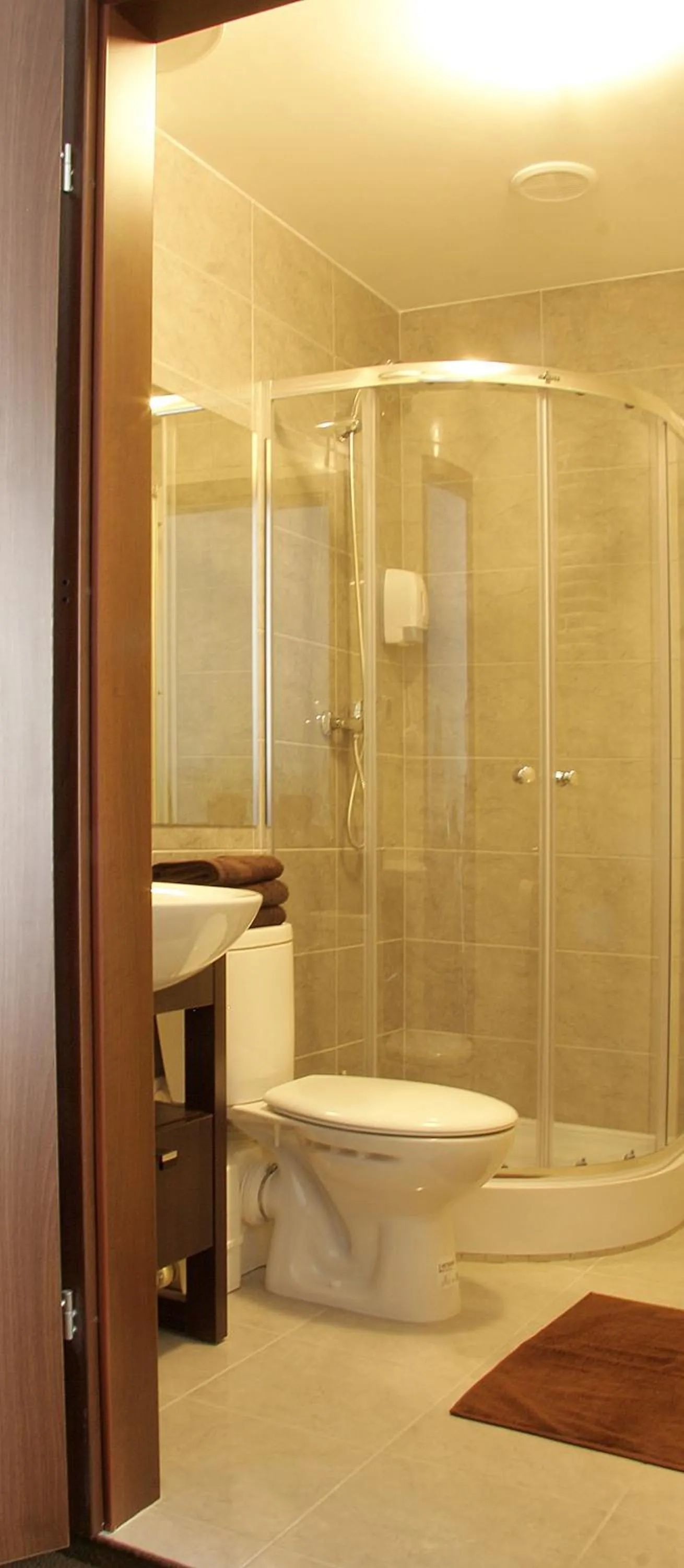 Shower in Rest- Pokoje z Łazienkami