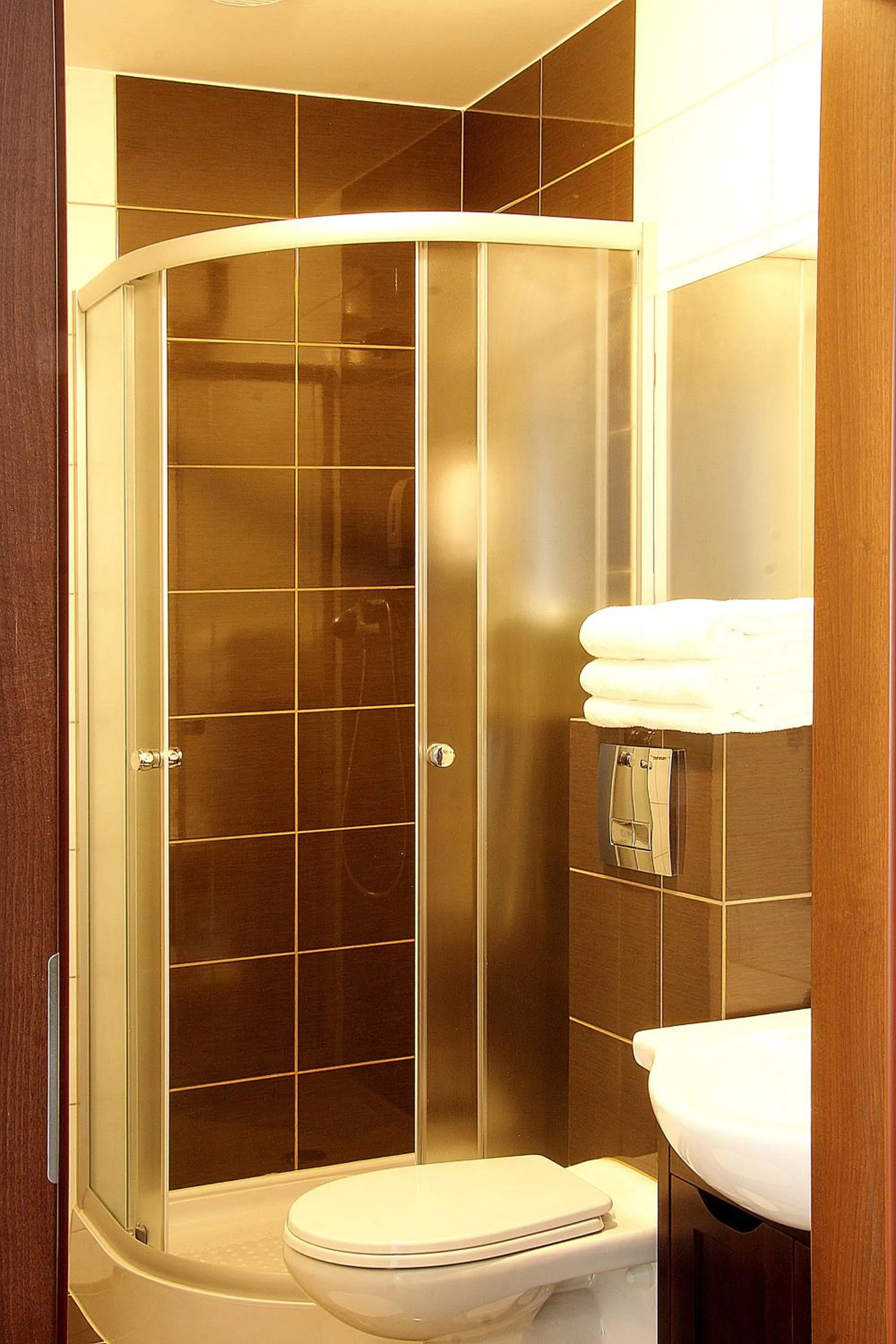 Shower in Rest- Pokoje z Łazienkami