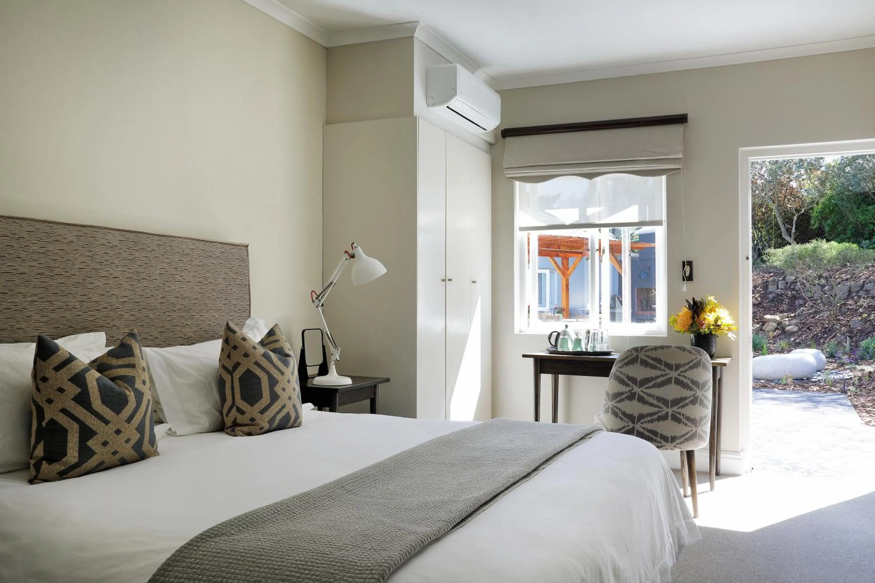 Inner courtyard view, Bed in Sugarbird Manor