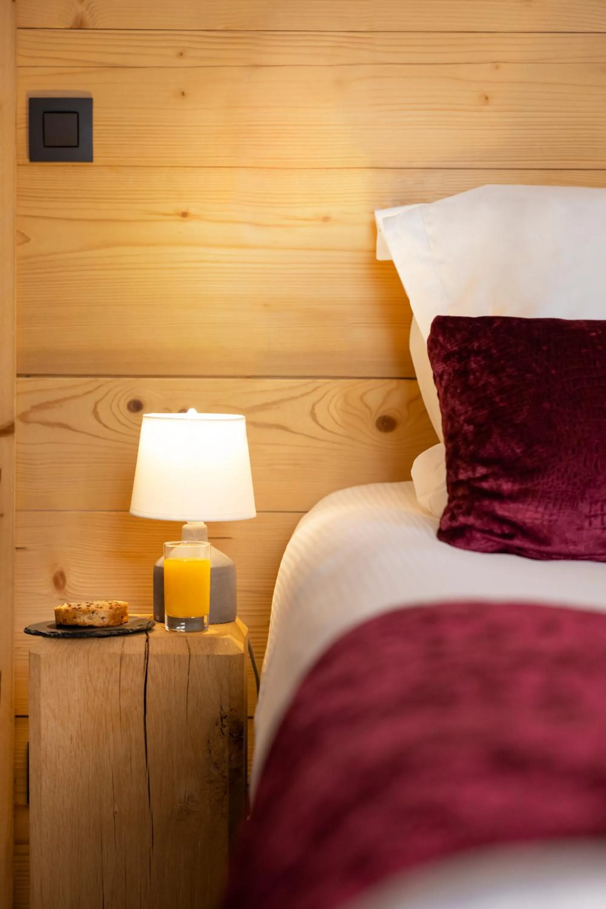 Bed in Hôtel Les Grillons