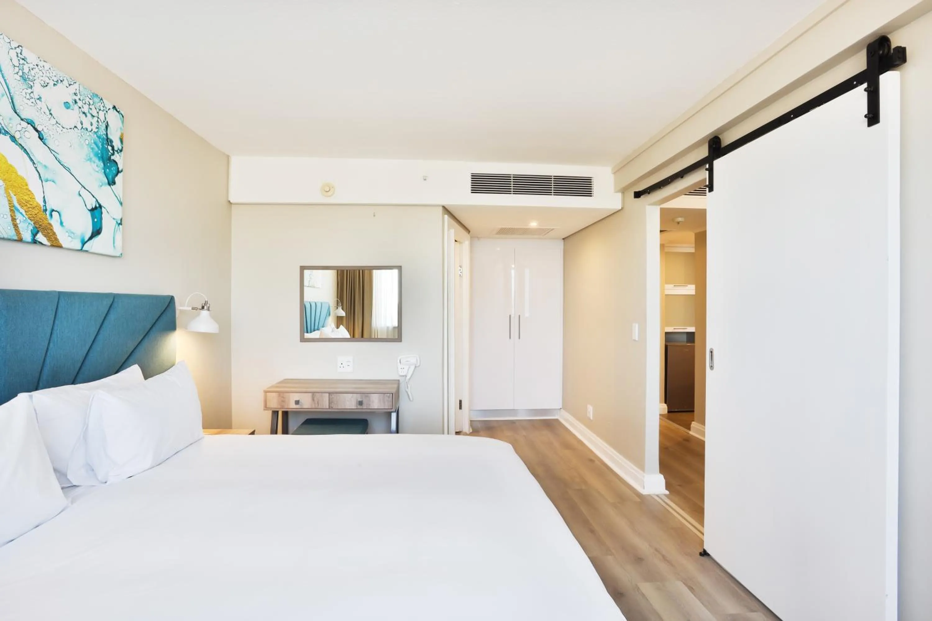 Photo of the whole room, Bed in RH Hotel & Apartments - Pretoria