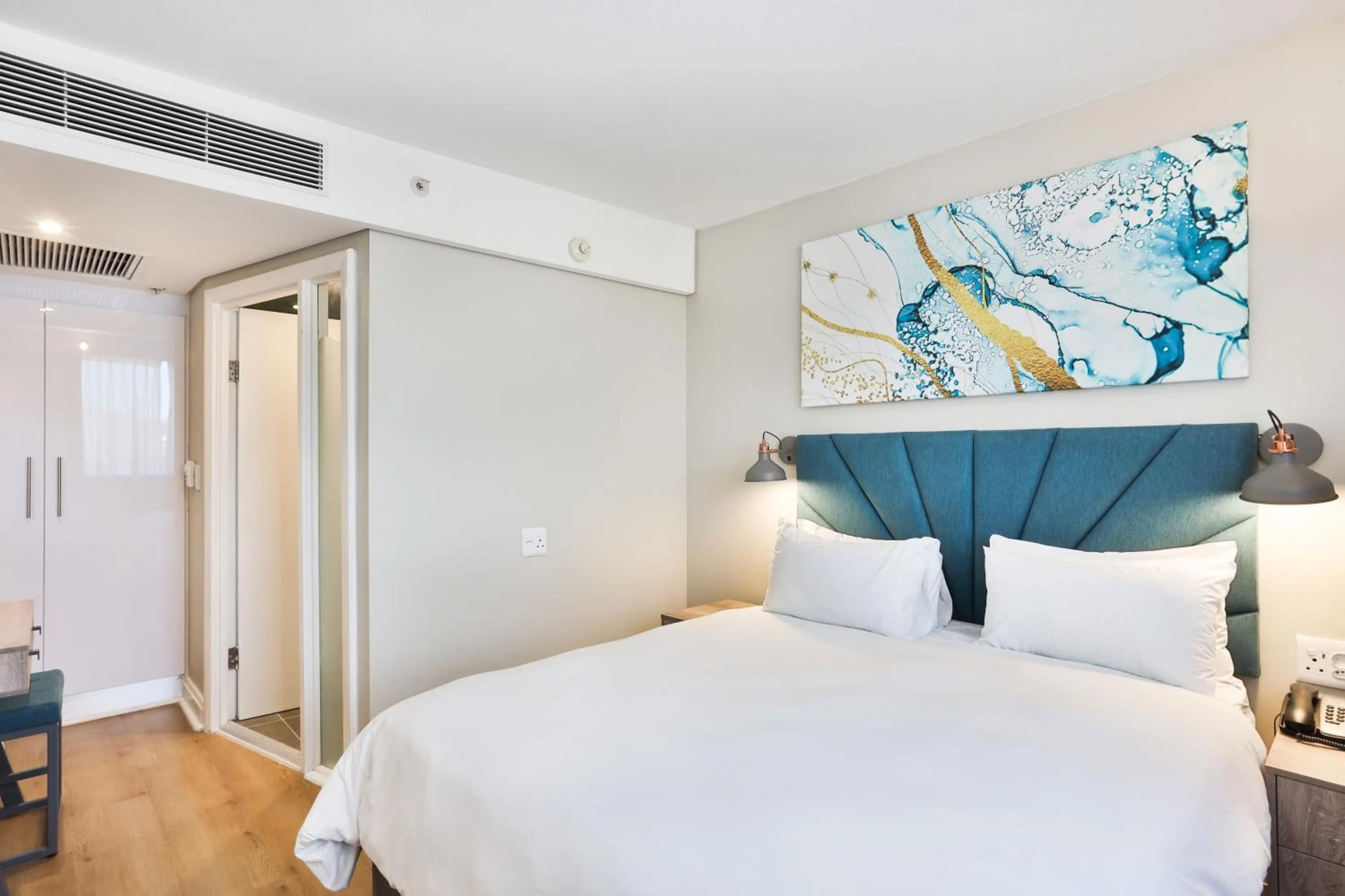 Bedroom, Bed in RH Hotel & Apartments - Pretoria