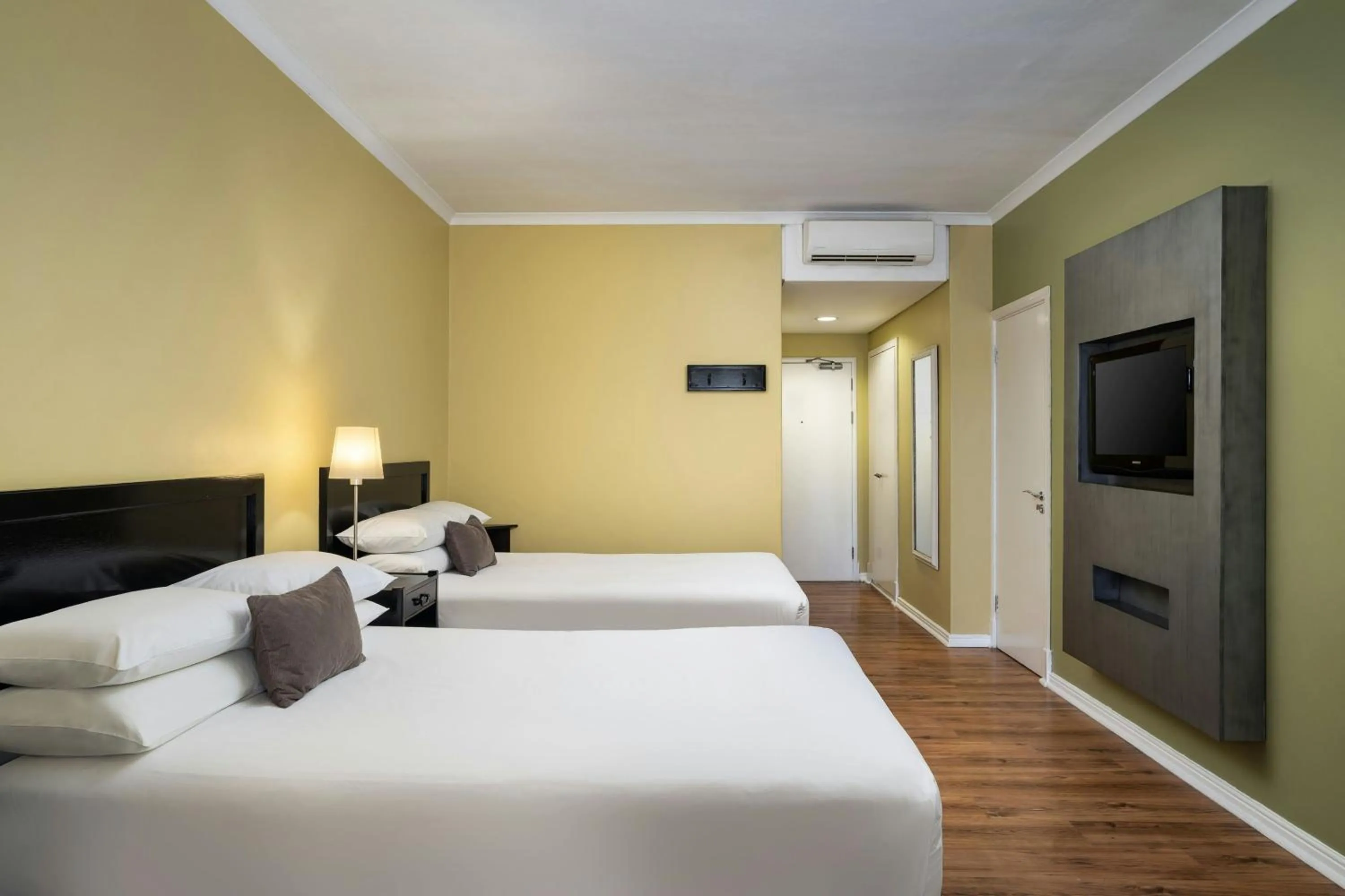 Photo of the whole room, Bed in Protea Hotel by Marriott Bloemfontein