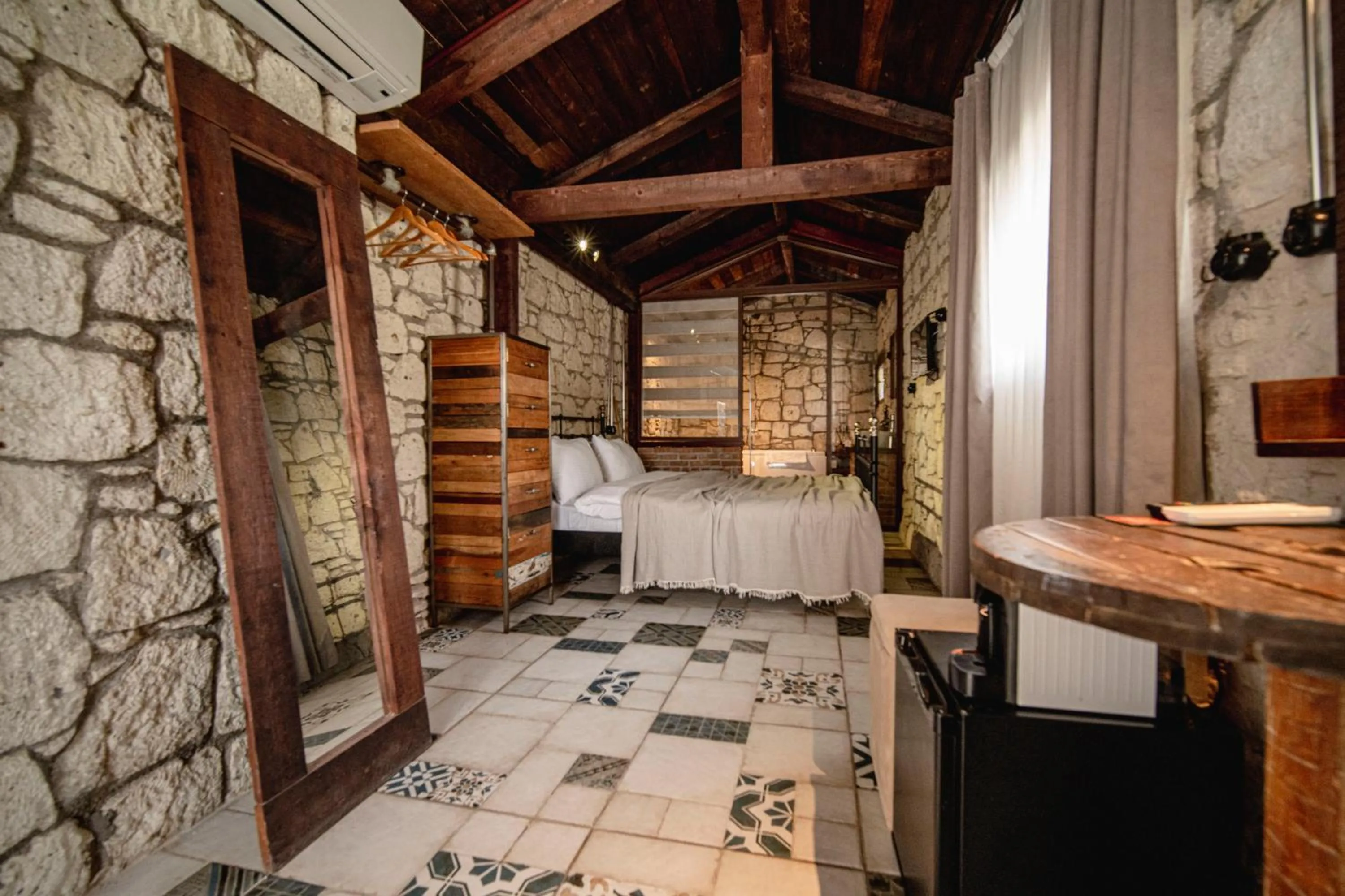 Photo of the whole room, Bed in Sandal Alaçatı - Adult Only