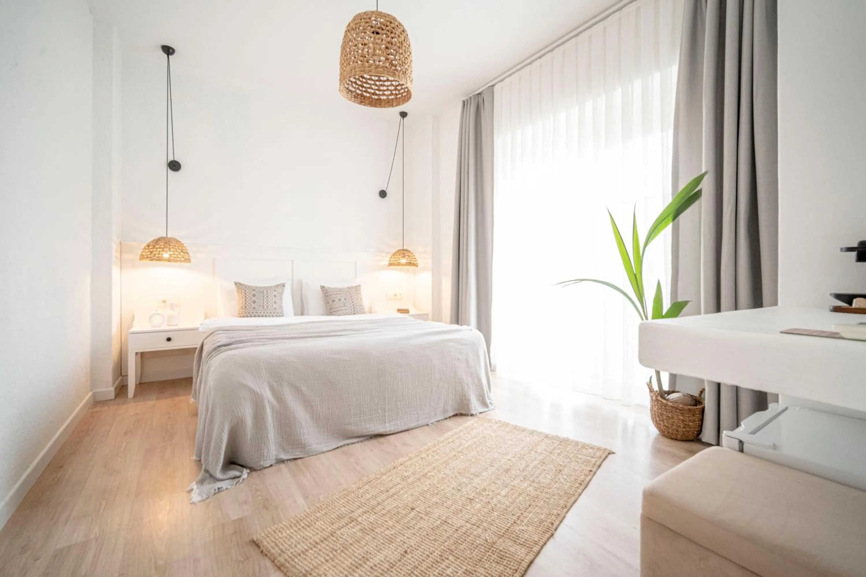 Photo of the whole room, Bed in Sandal Alaçatı - Adult Only