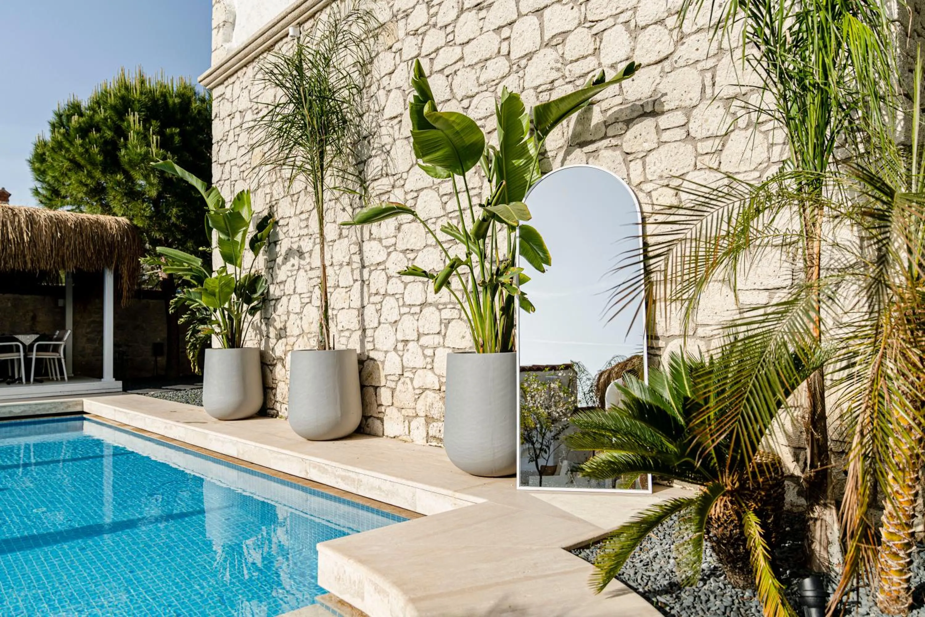 Decorative detail in Sandal Alaçatı - Adult Only