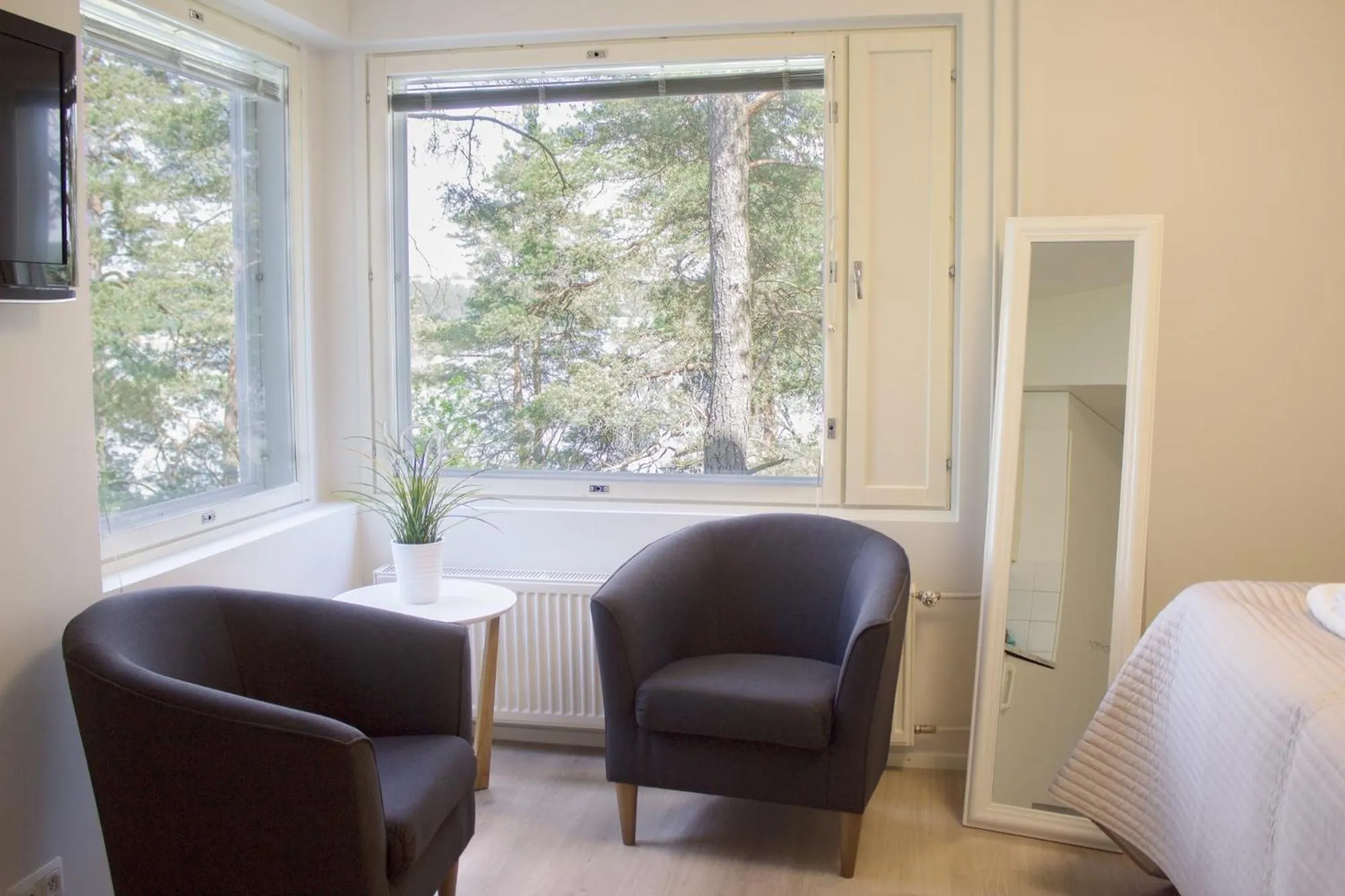 Seating area in Meri-Karina