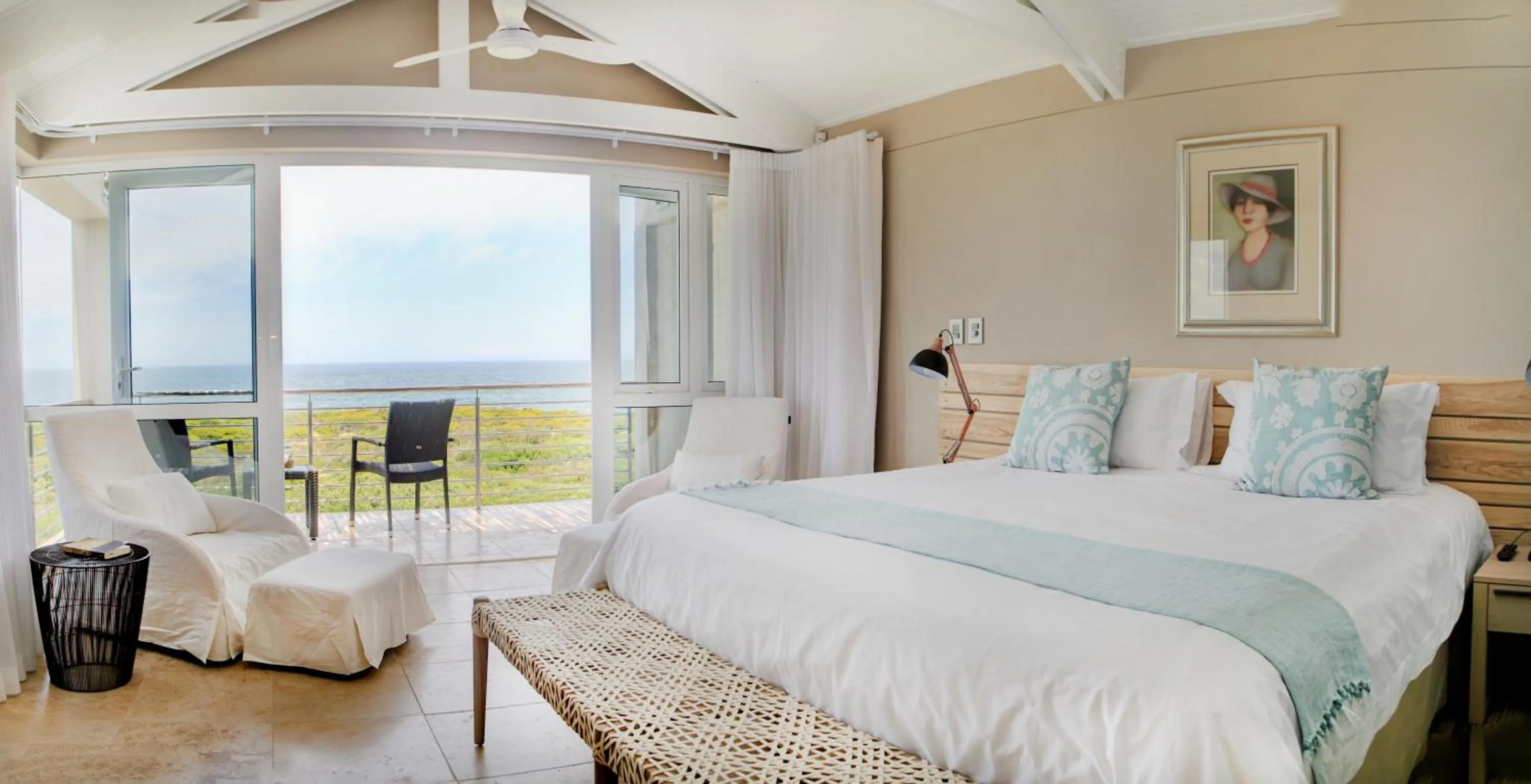 Sea view, Bed in Abalone Guest Lodge