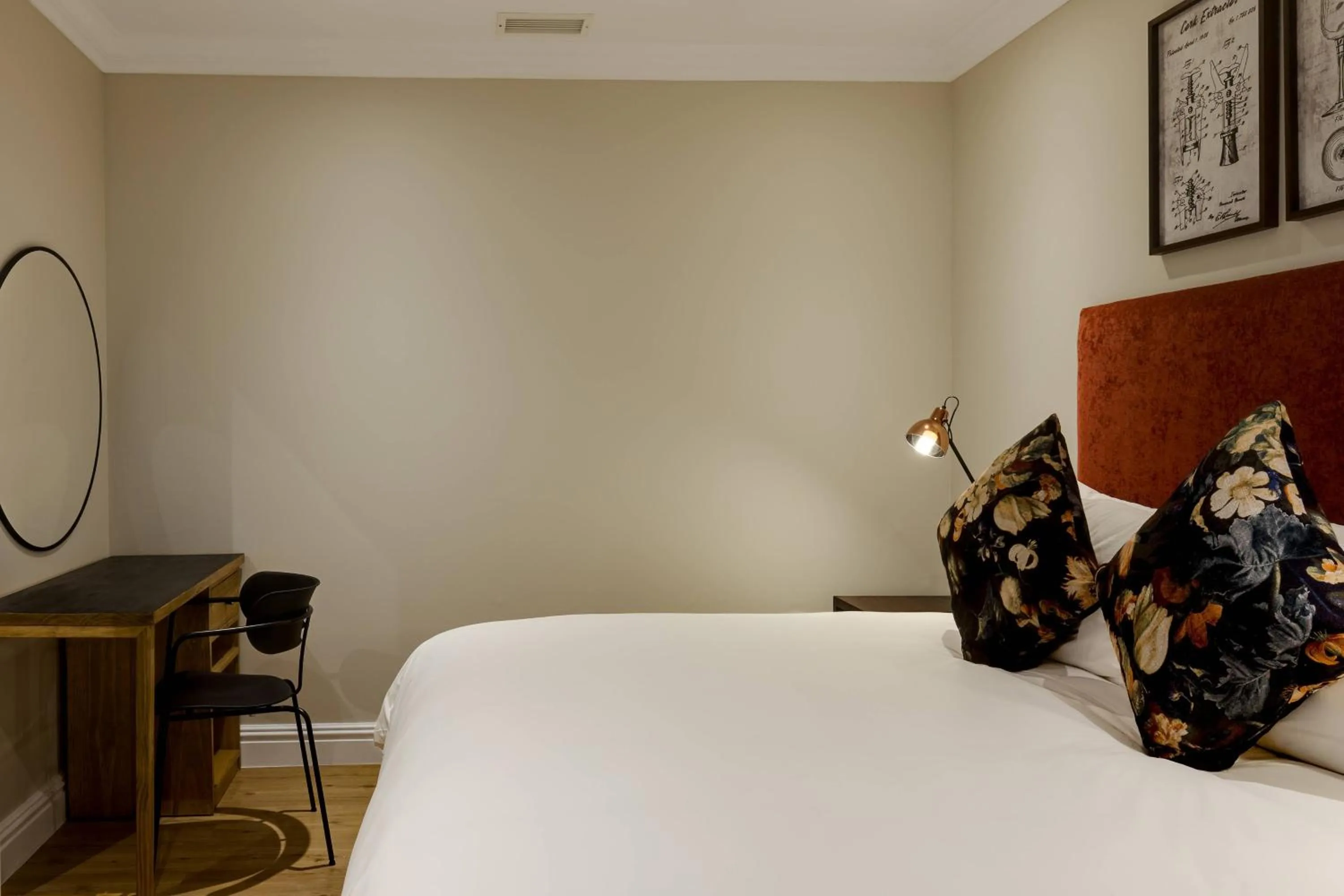 Bedroom, Bed in Protea Hotel by Marriott Franschhoek