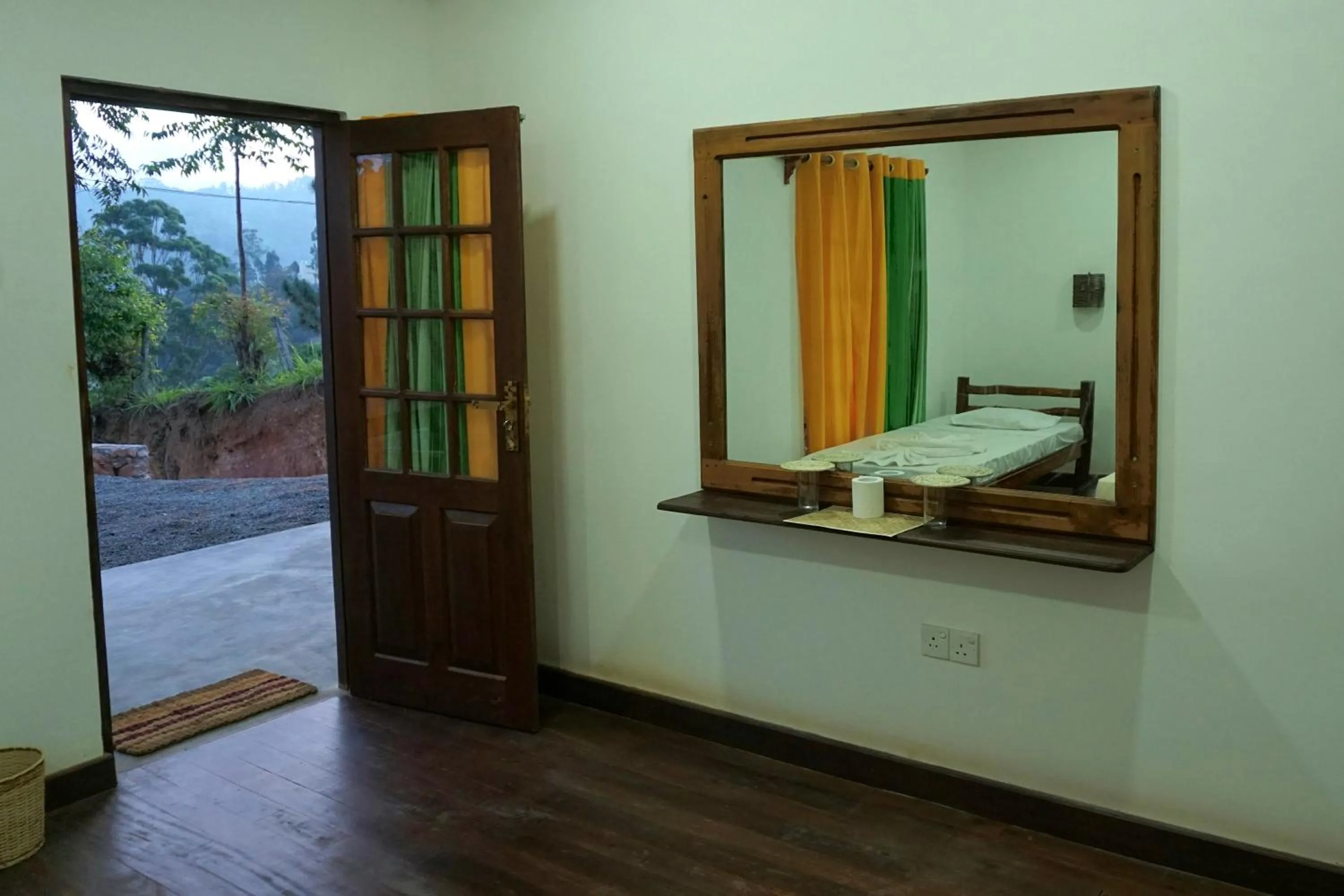 Day in Ella Rawana Den Hotel