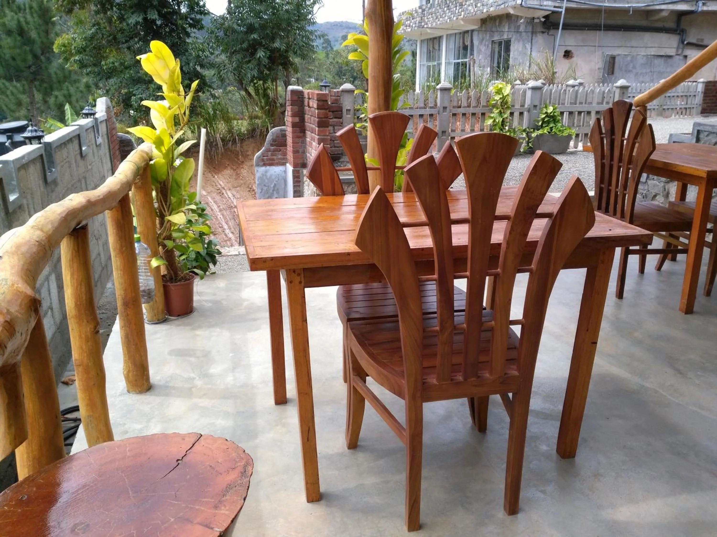 Restaurant/places to eat in Ella Rawana Den Hotel