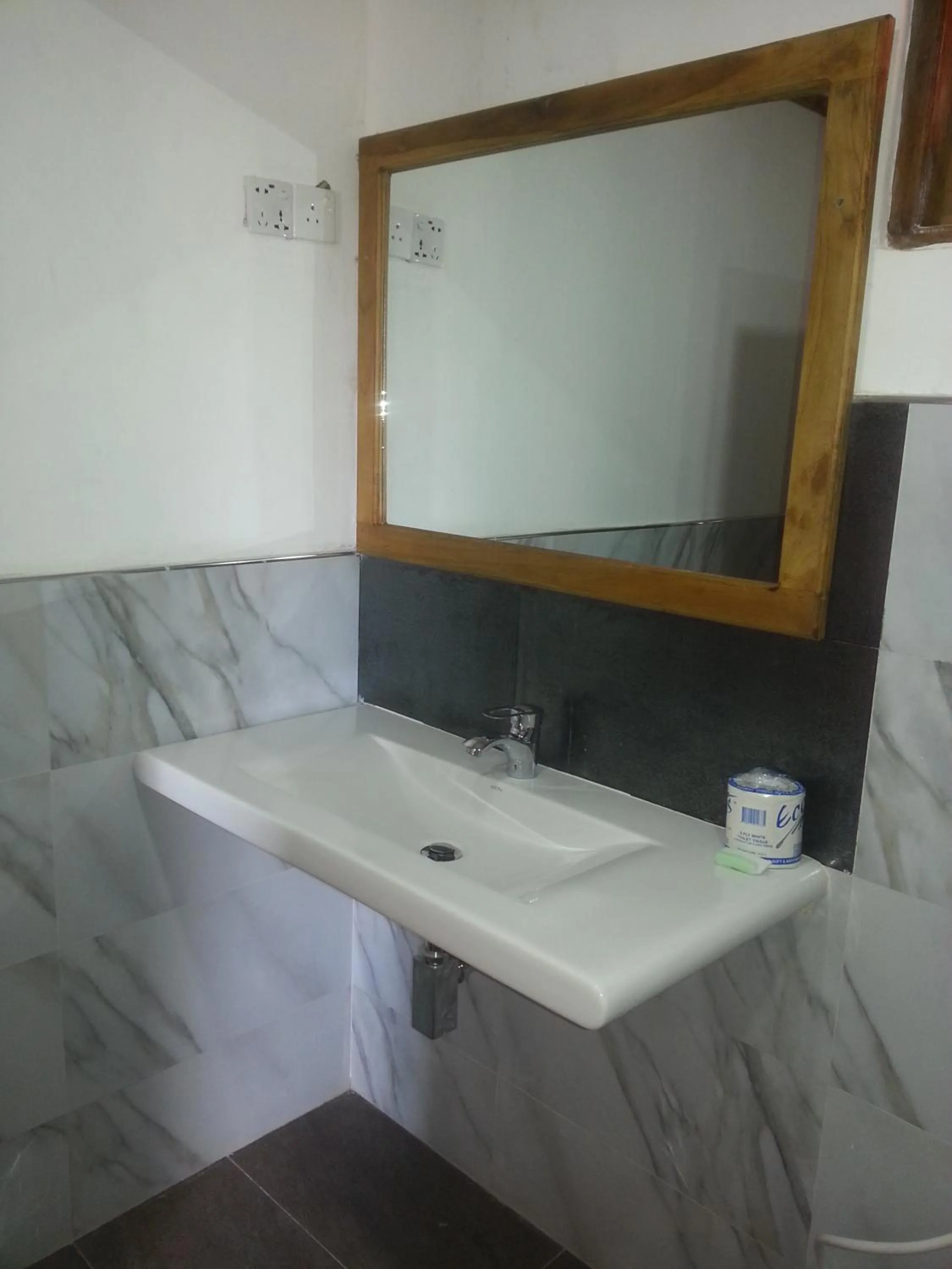 Bathroom in Ella Rawana Den Hotel