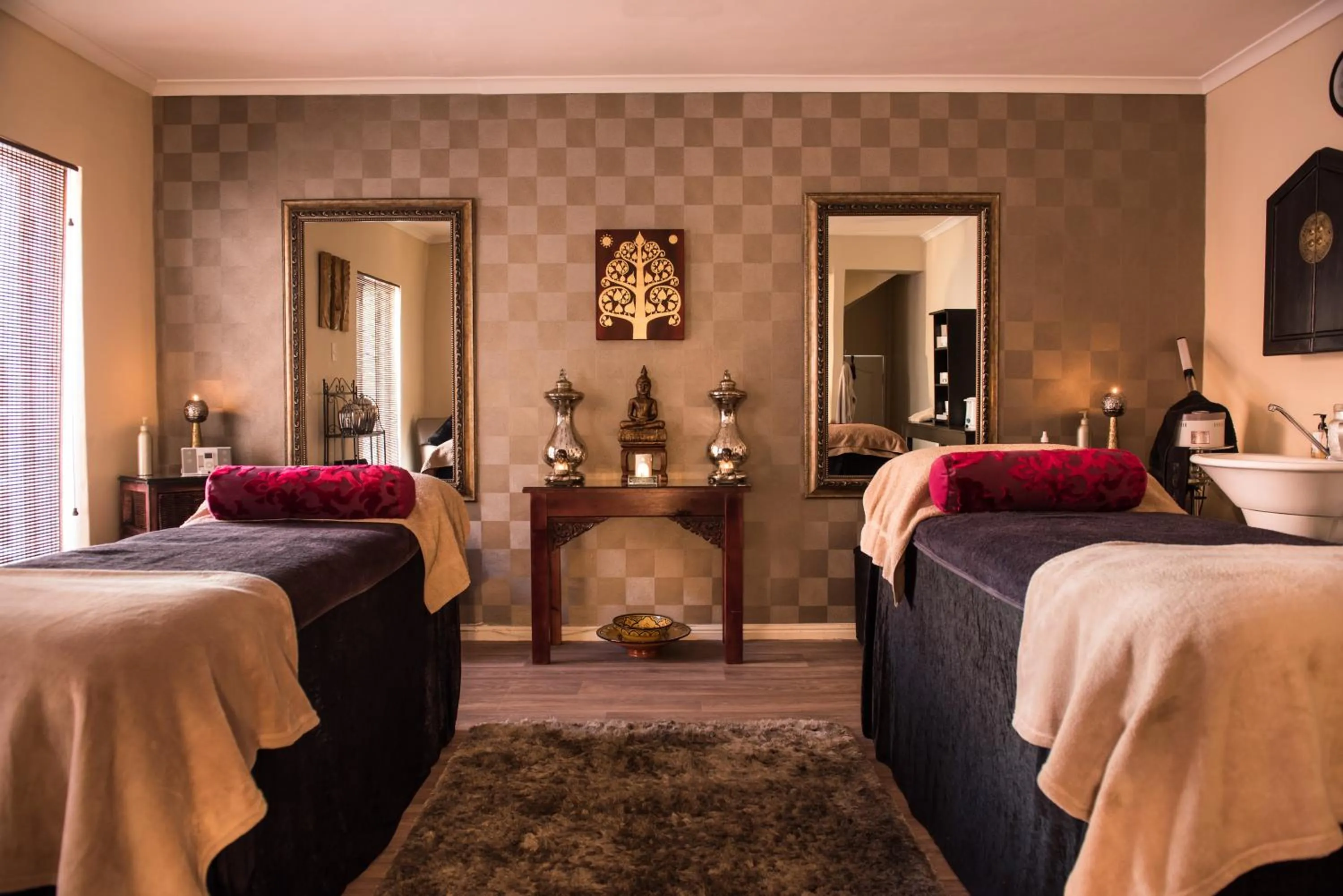 On site, Bed in Whale View Manor & Spa