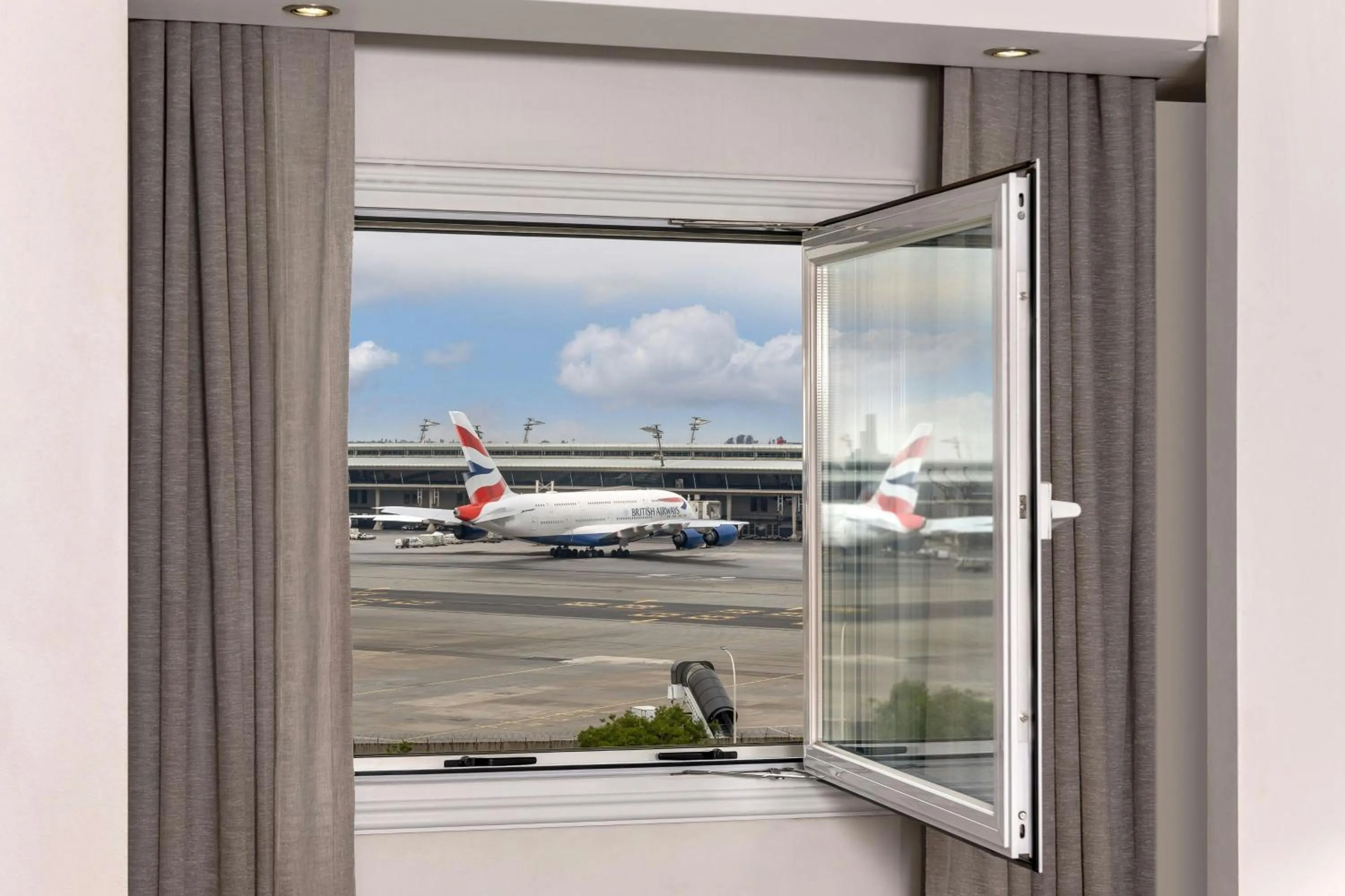 Photo of the whole room in Protea Hotel by Marriott O R Tambo Airport