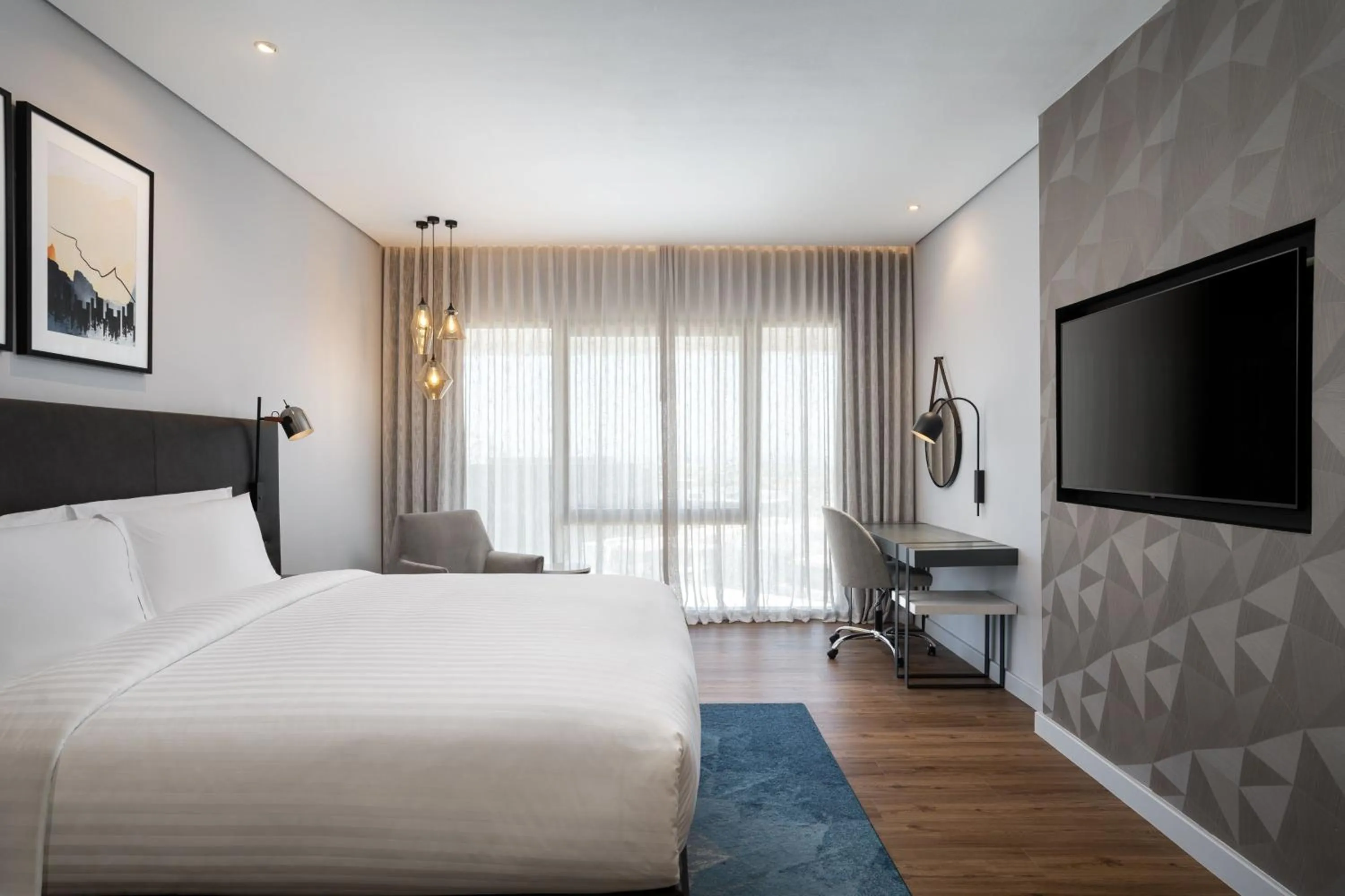 Photo of the whole room, Bed in Cape Town Marriott Hotel Crystal Towers