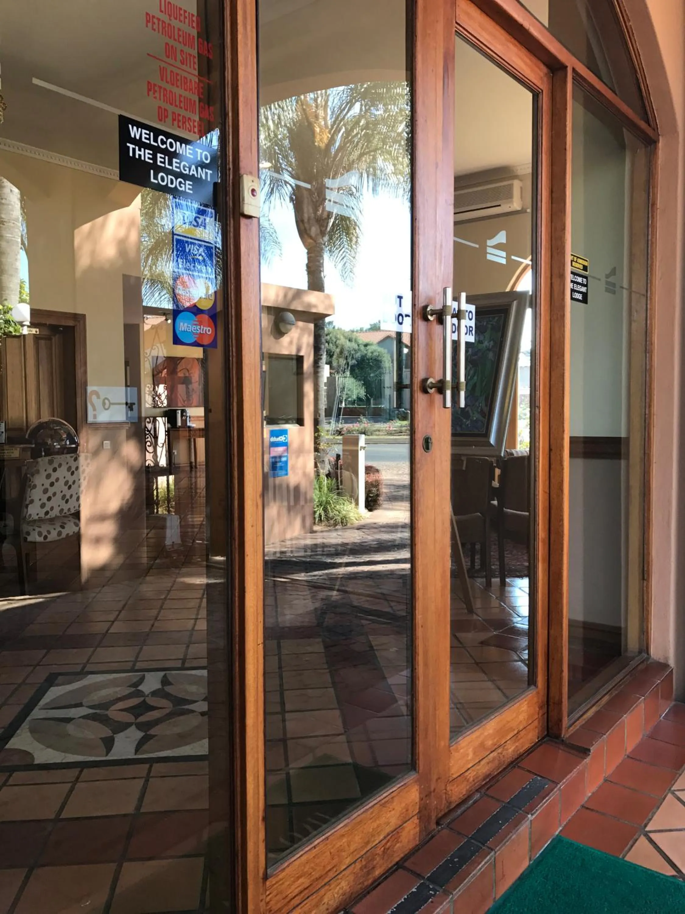 Lobby or reception in The Elegant Lodge Menlo Park