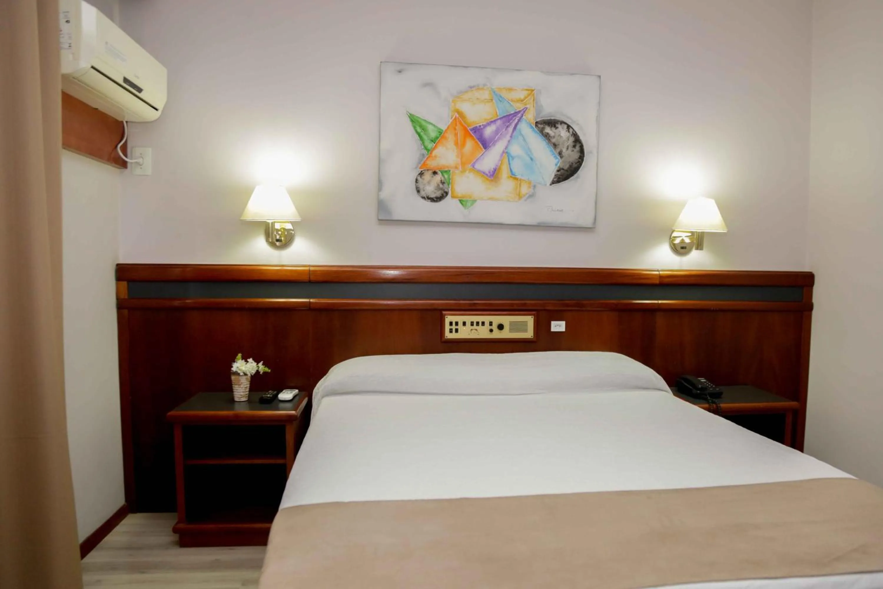 Bedroom, Bed in Susin Hotel