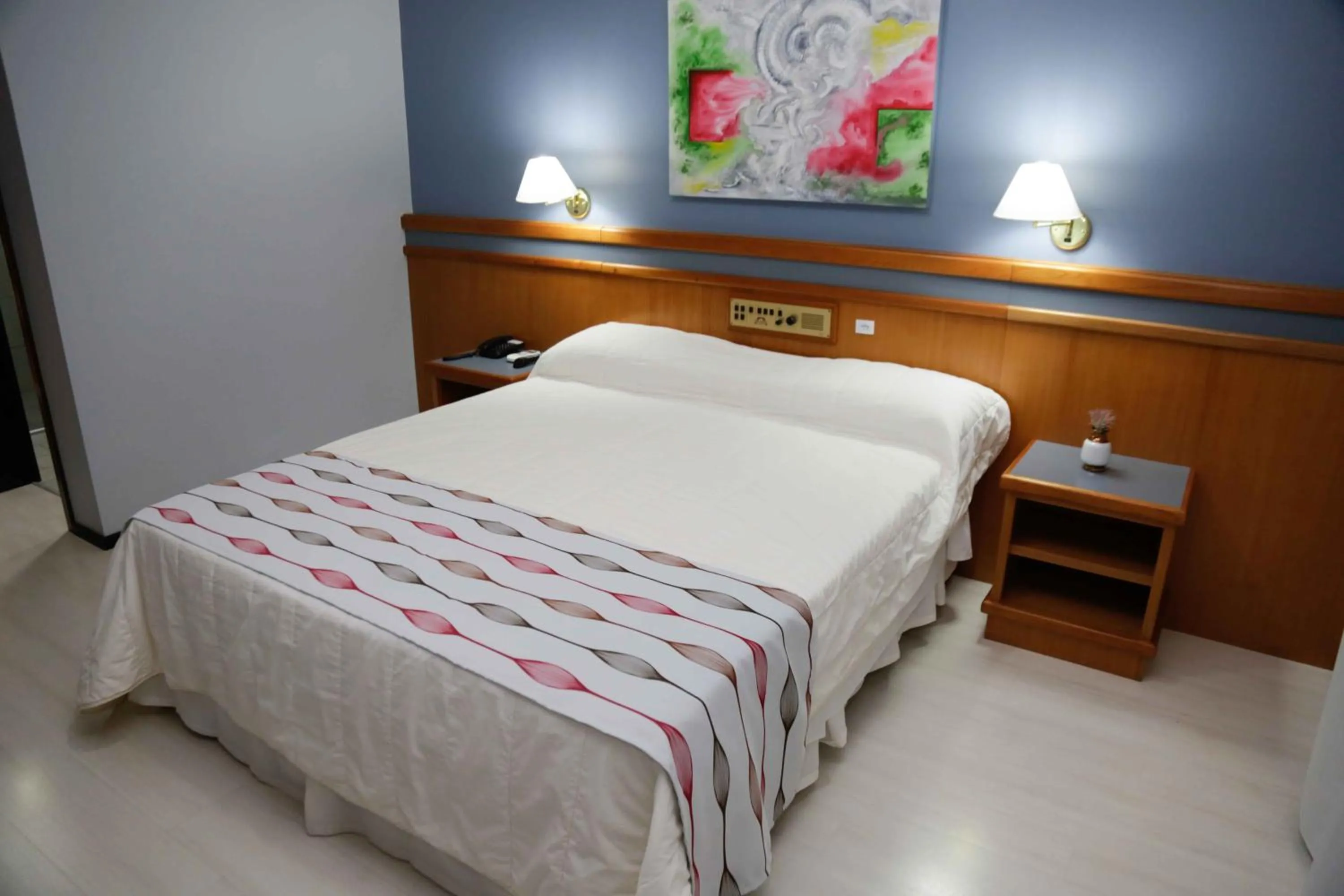 Bedroom, Bed in Susin Hotel