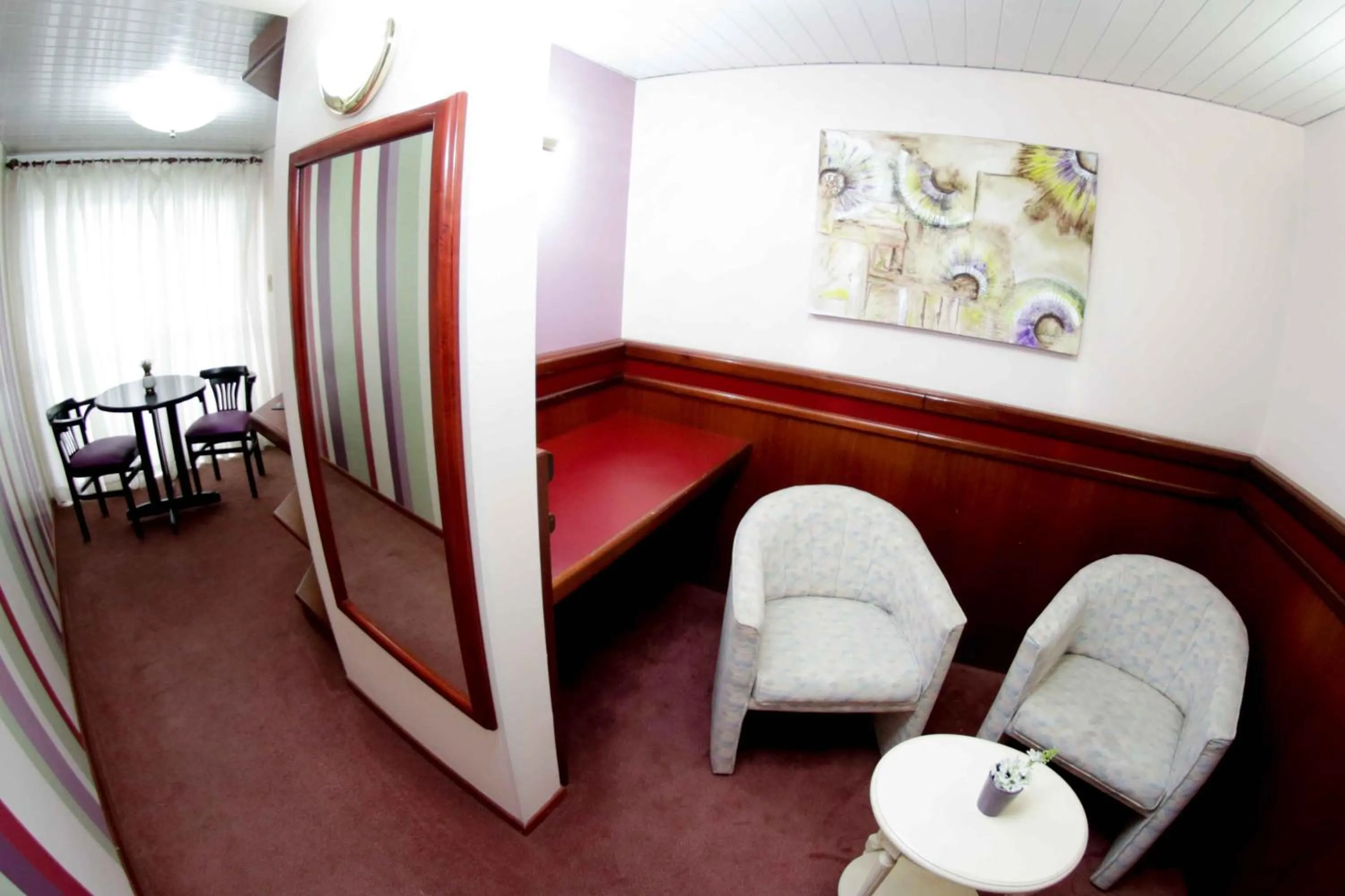 Photo of the whole room in Susin Hotel