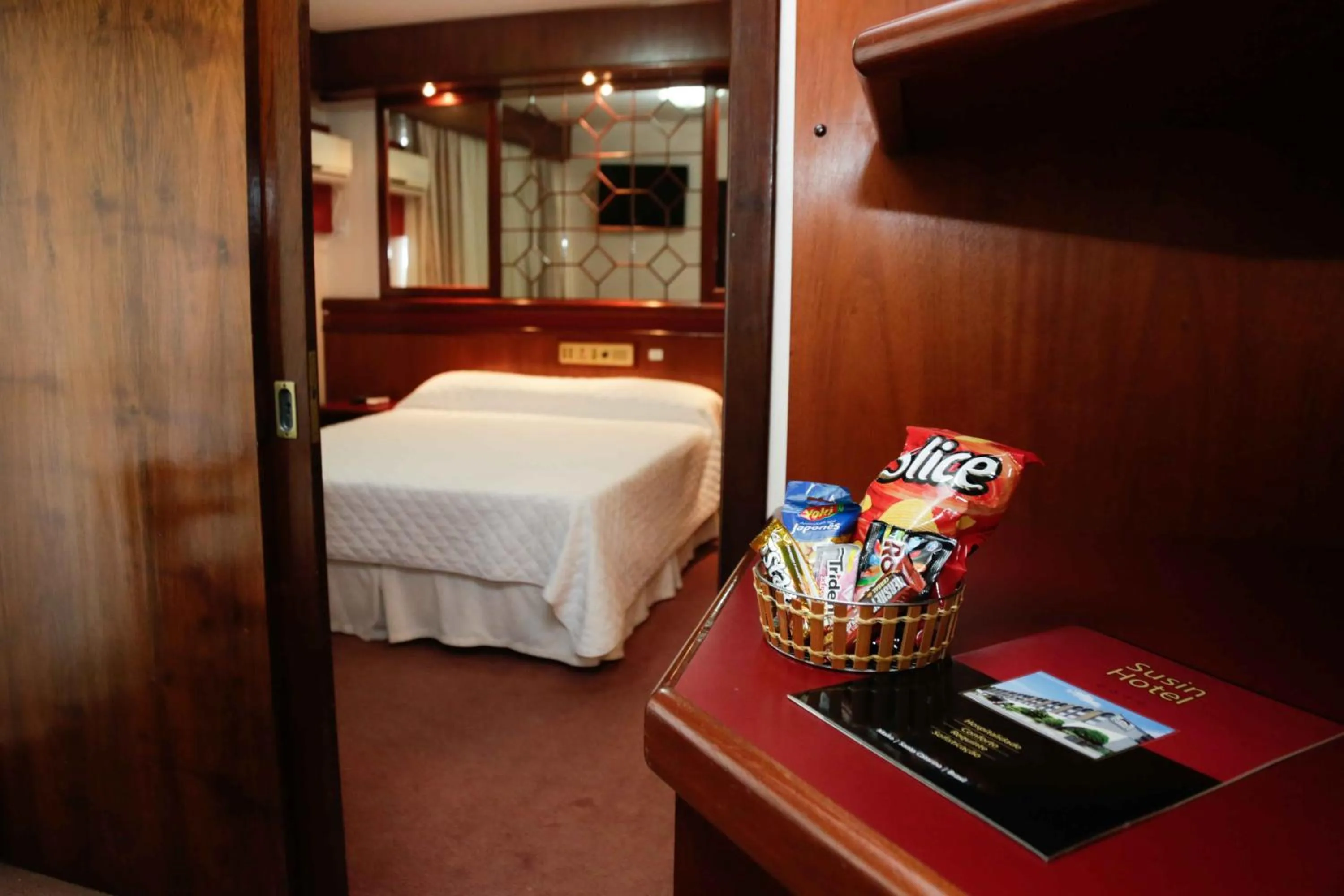 Bedroom, Bed in Susin Hotel