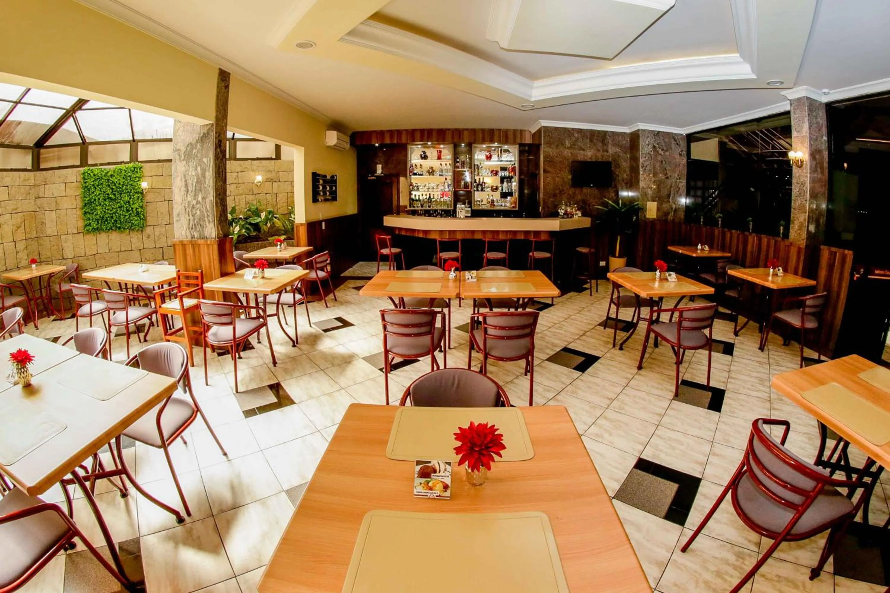 Restaurant/places to eat in Susin Hotel