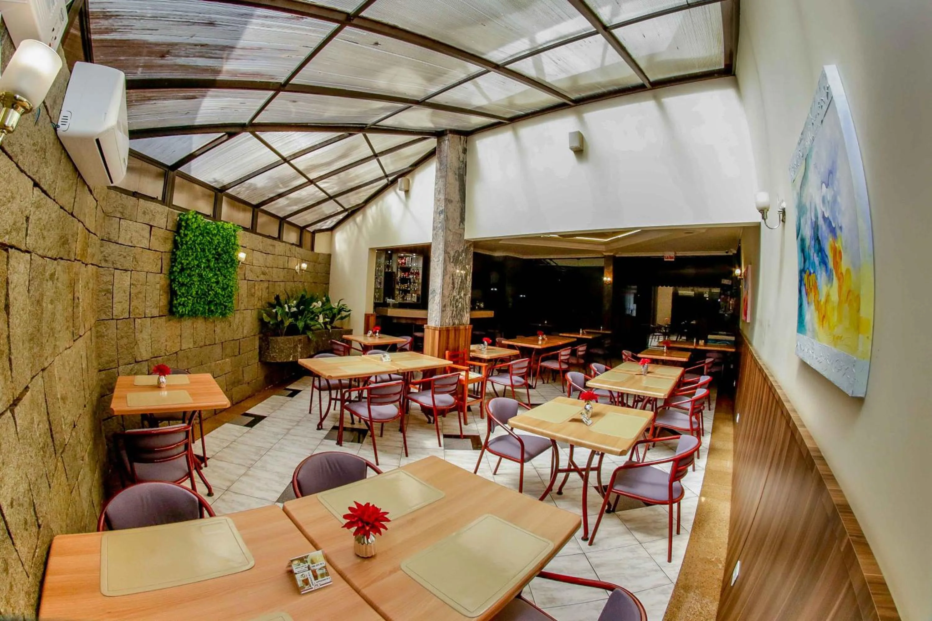 Restaurant/places to eat in Susin Hotel
