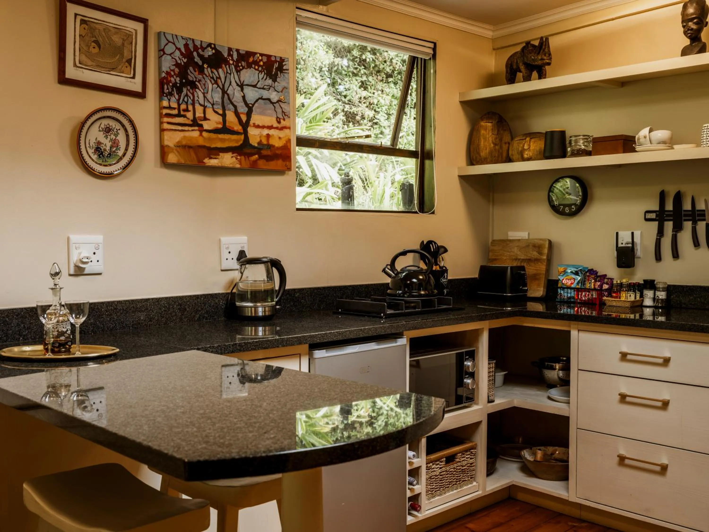 Kitchen or kitchenette in Moontide Riverside Lodge