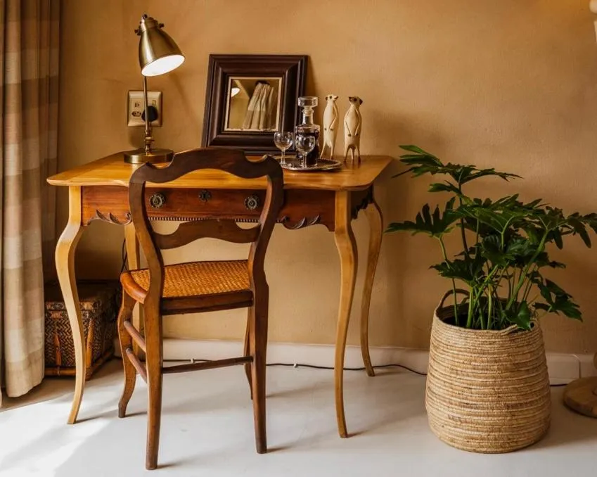 Decorative detail in Moontide Riverside Lodge