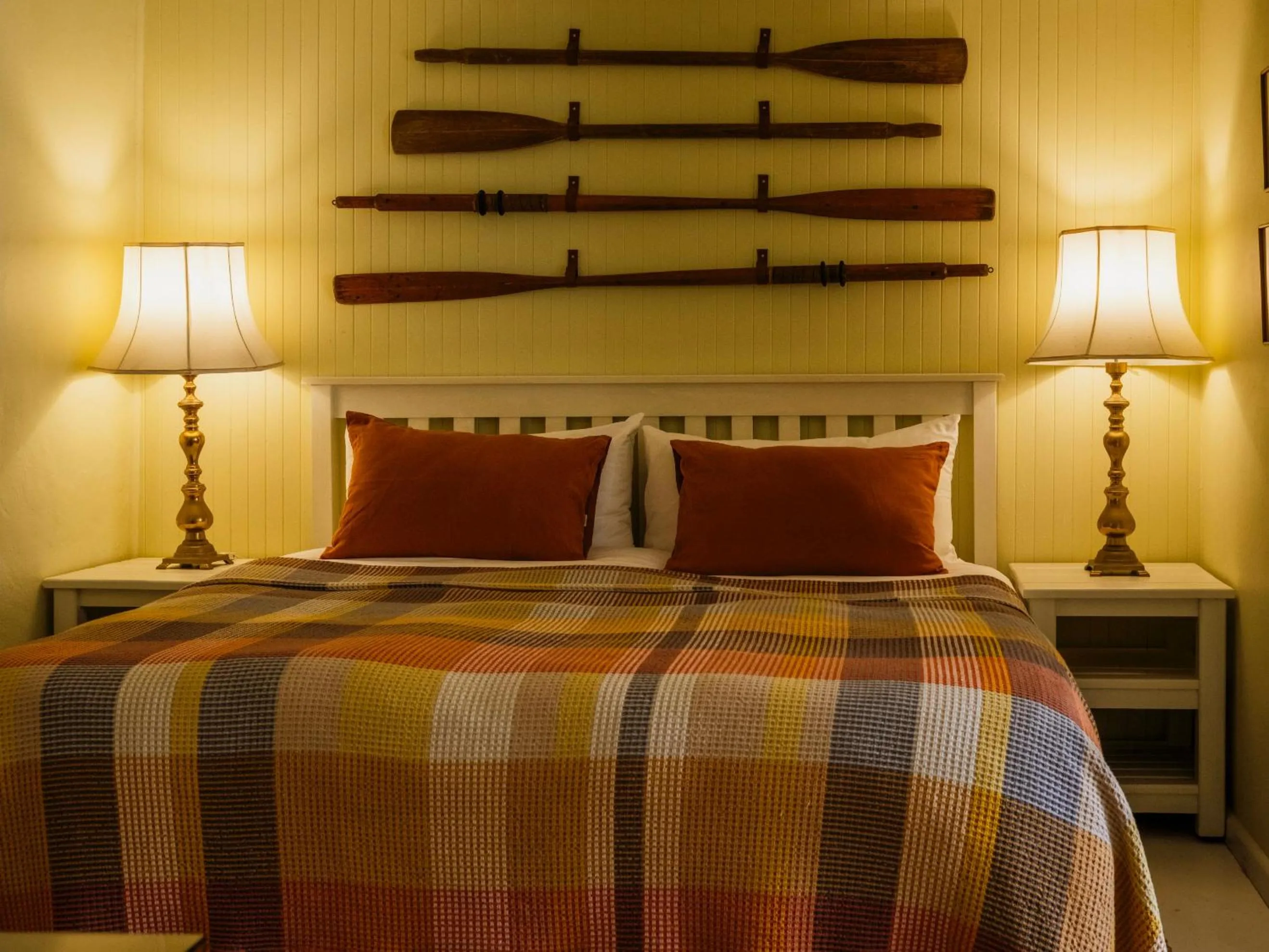 Bed in Moontide Riverside Lodge