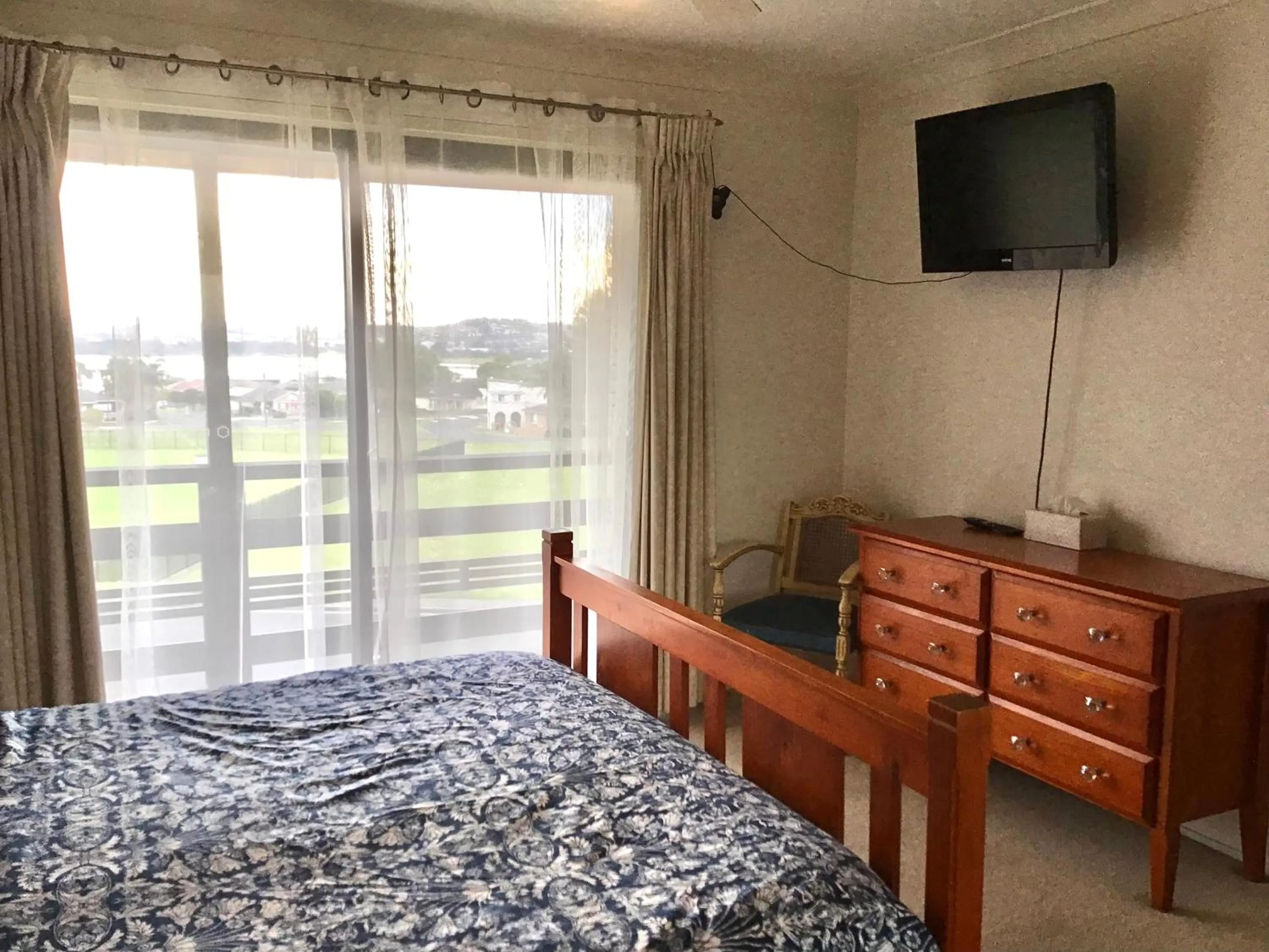 Bed in Serenity by the Lake