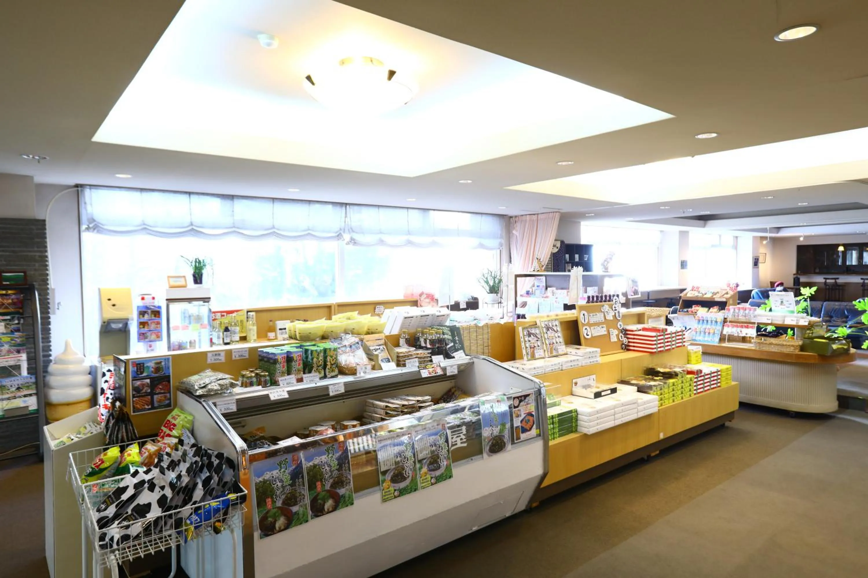 On-site shops in Tateshina Park Hotel