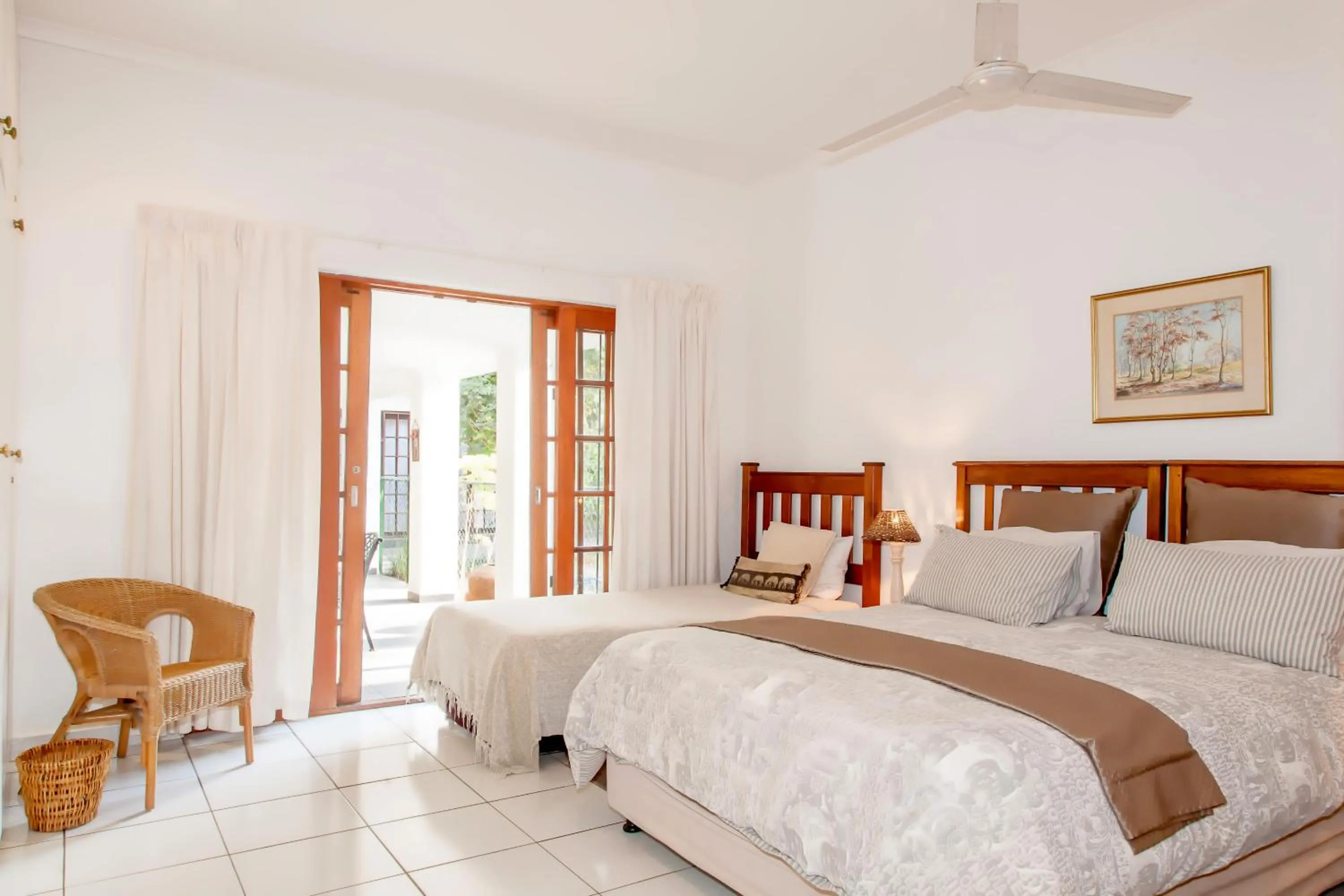 Photo of the whole room, Bed in Rivendell Bed and Breakfast