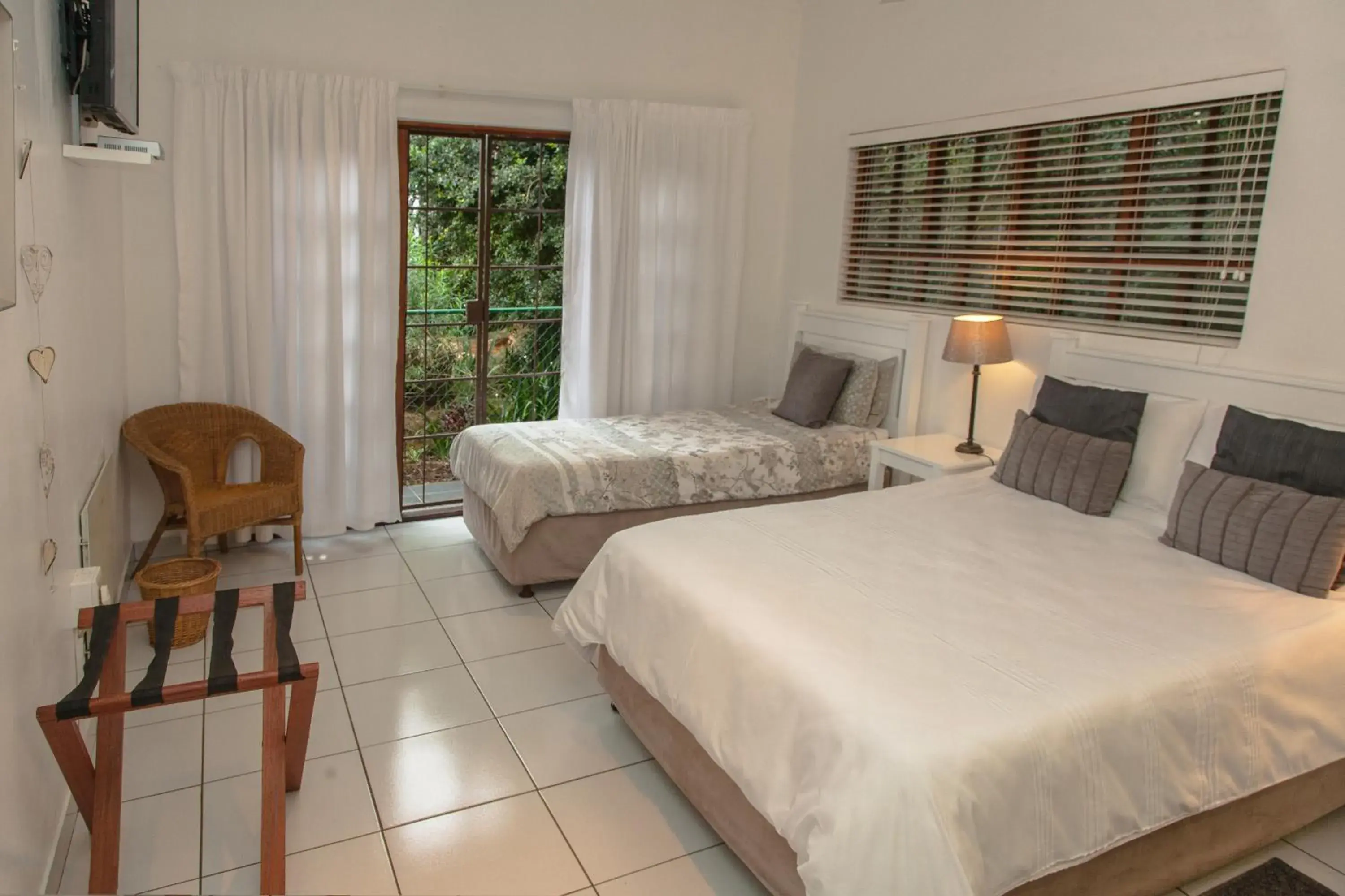 Double Room - single occupancy in Rivendell Bed and Breakfast Double Room - single occupancy in Rivendell Bed and Breakfast