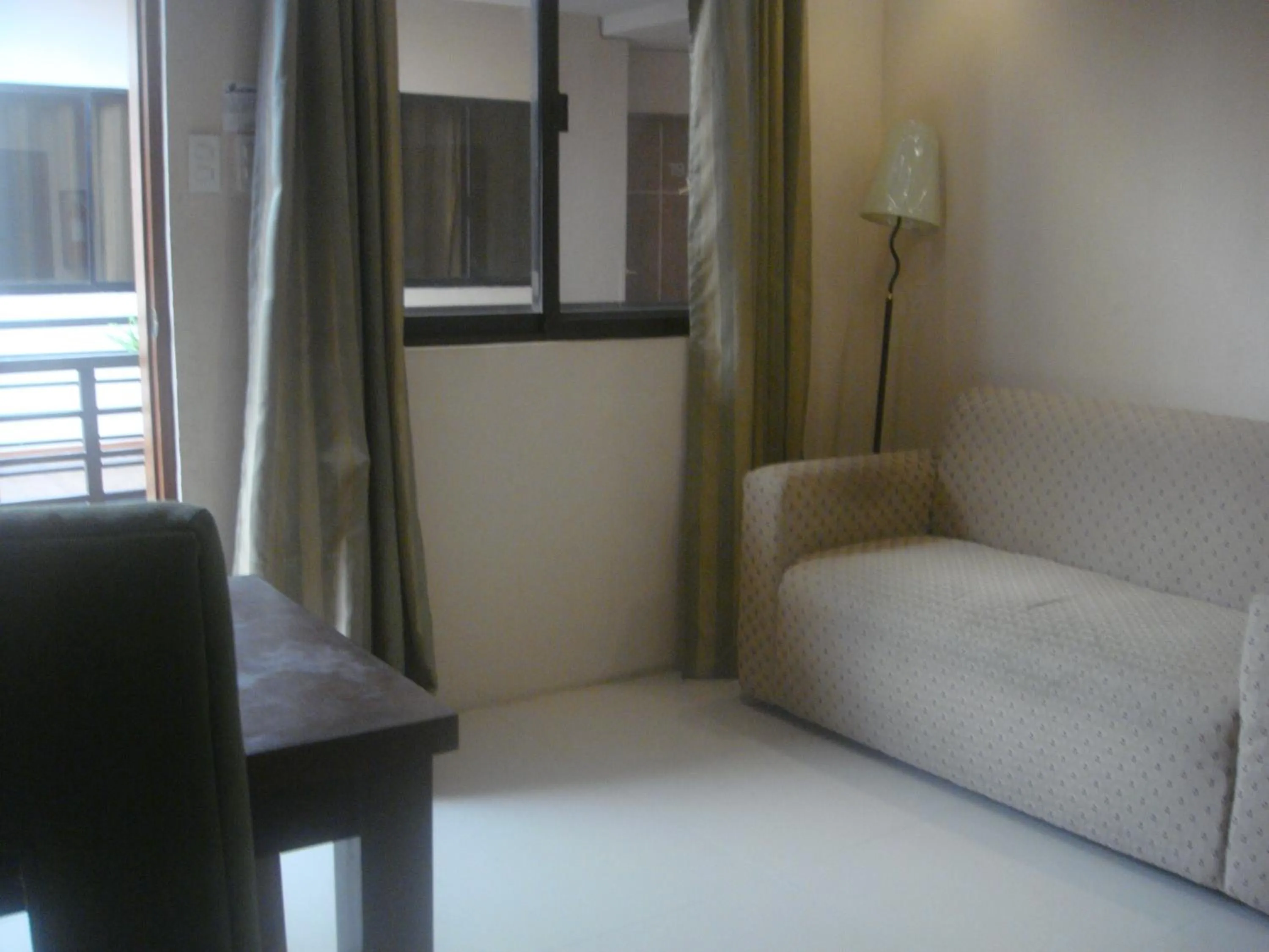 Day in Hidden Pearl Hotel (Janus Luxury Suites)