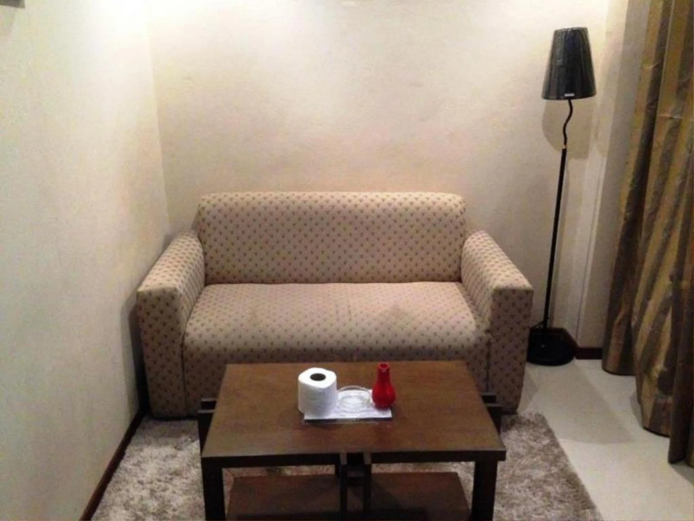 Seating area in Hidden Pearl Hotel (Janus Luxury Suites)