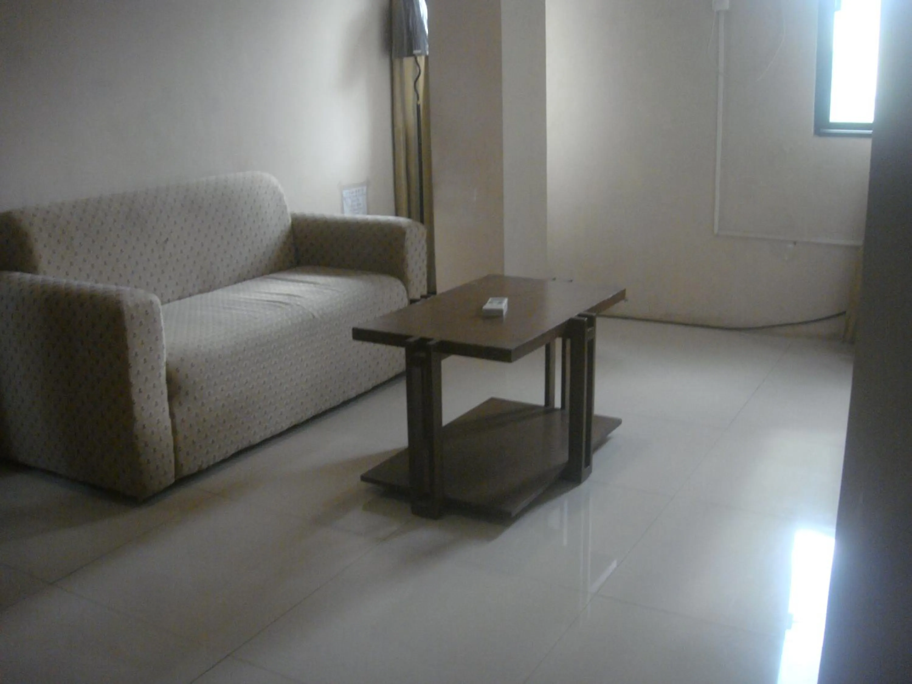 Day in Hidden Pearl Hotel (Janus Luxury Suites)