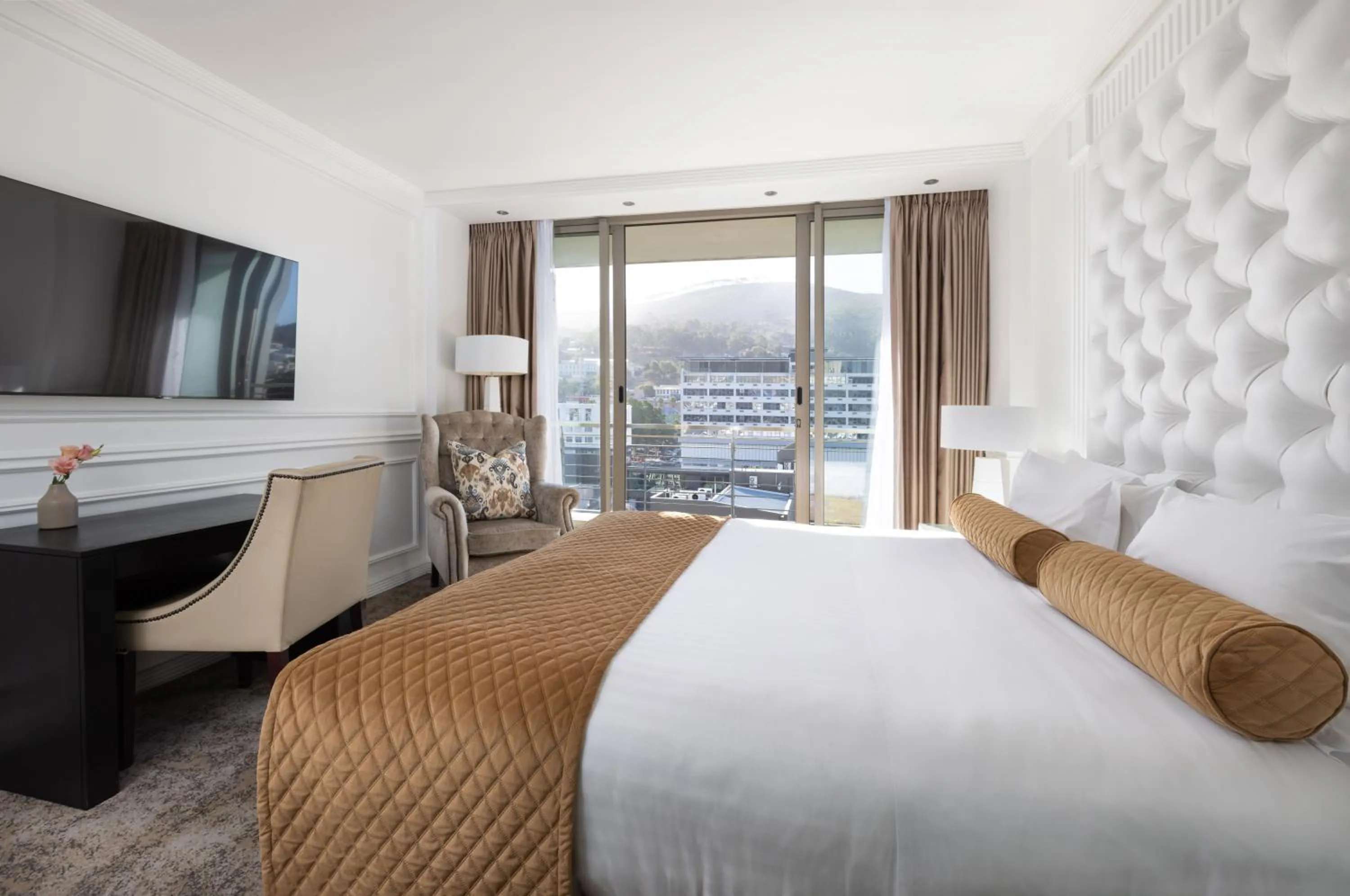 View (from property/room), Bed in Pepperclub Hotel