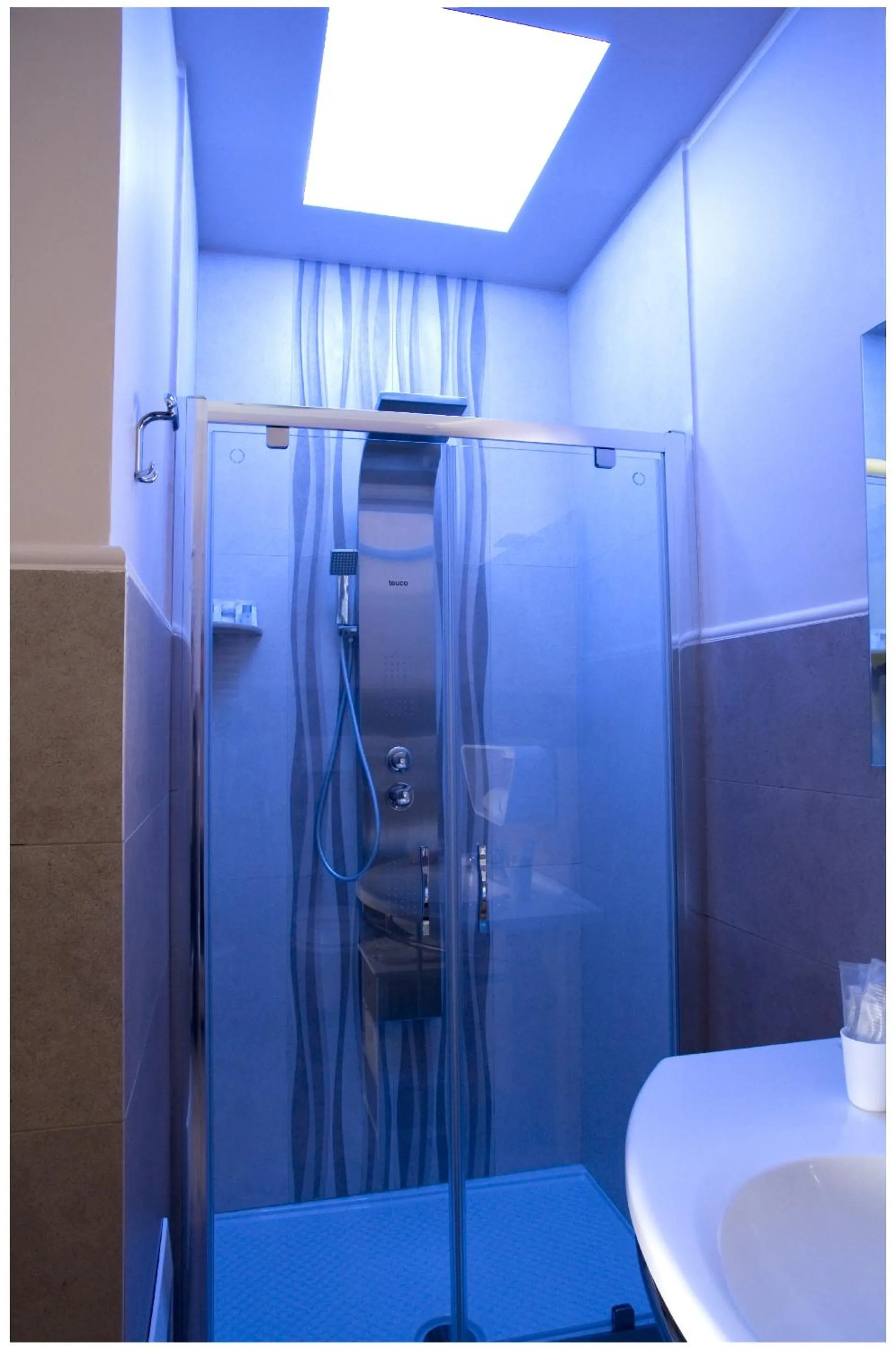 Bathroom in KiBari B&B