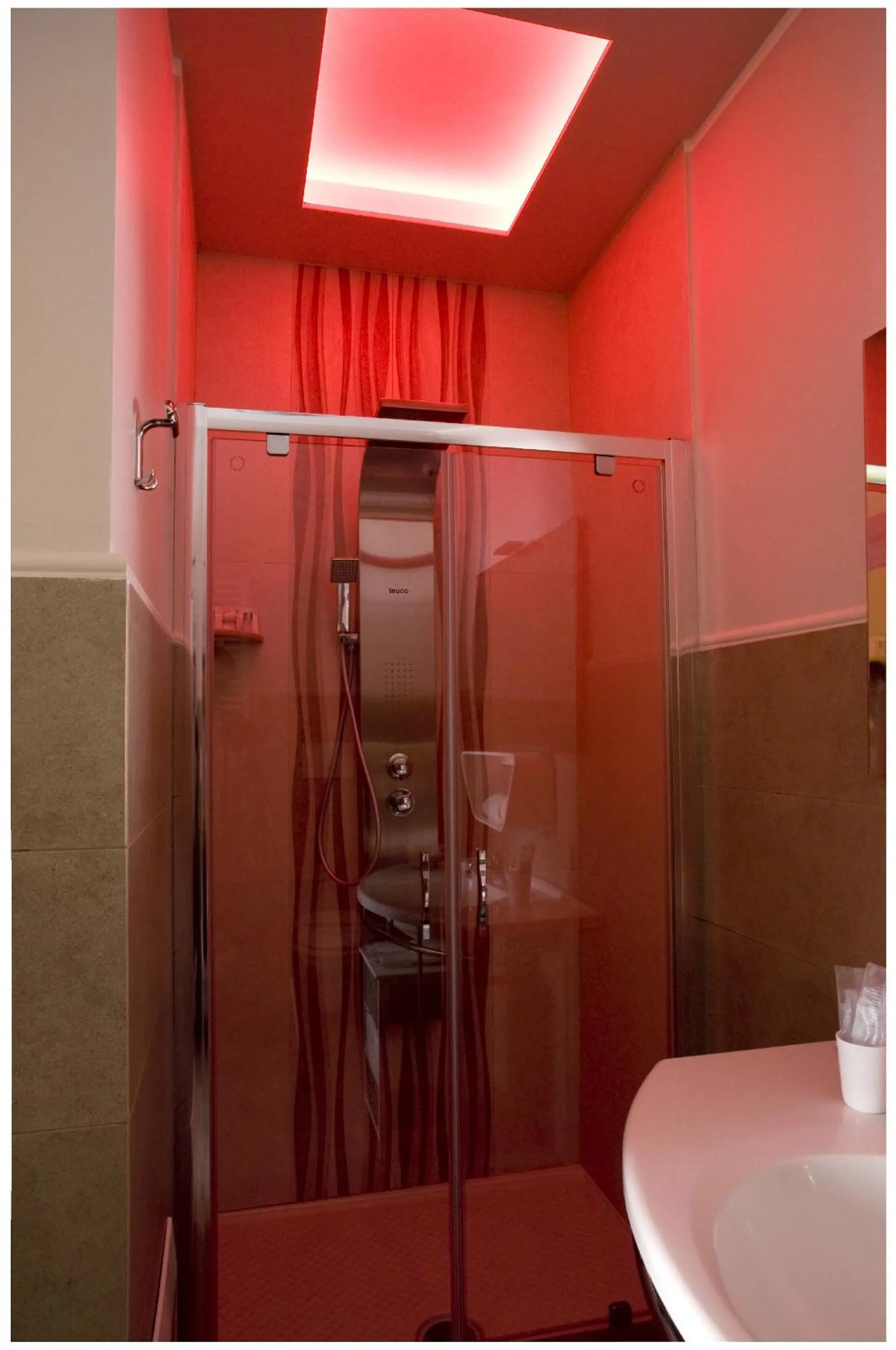 Bathroom in KiBari B&B