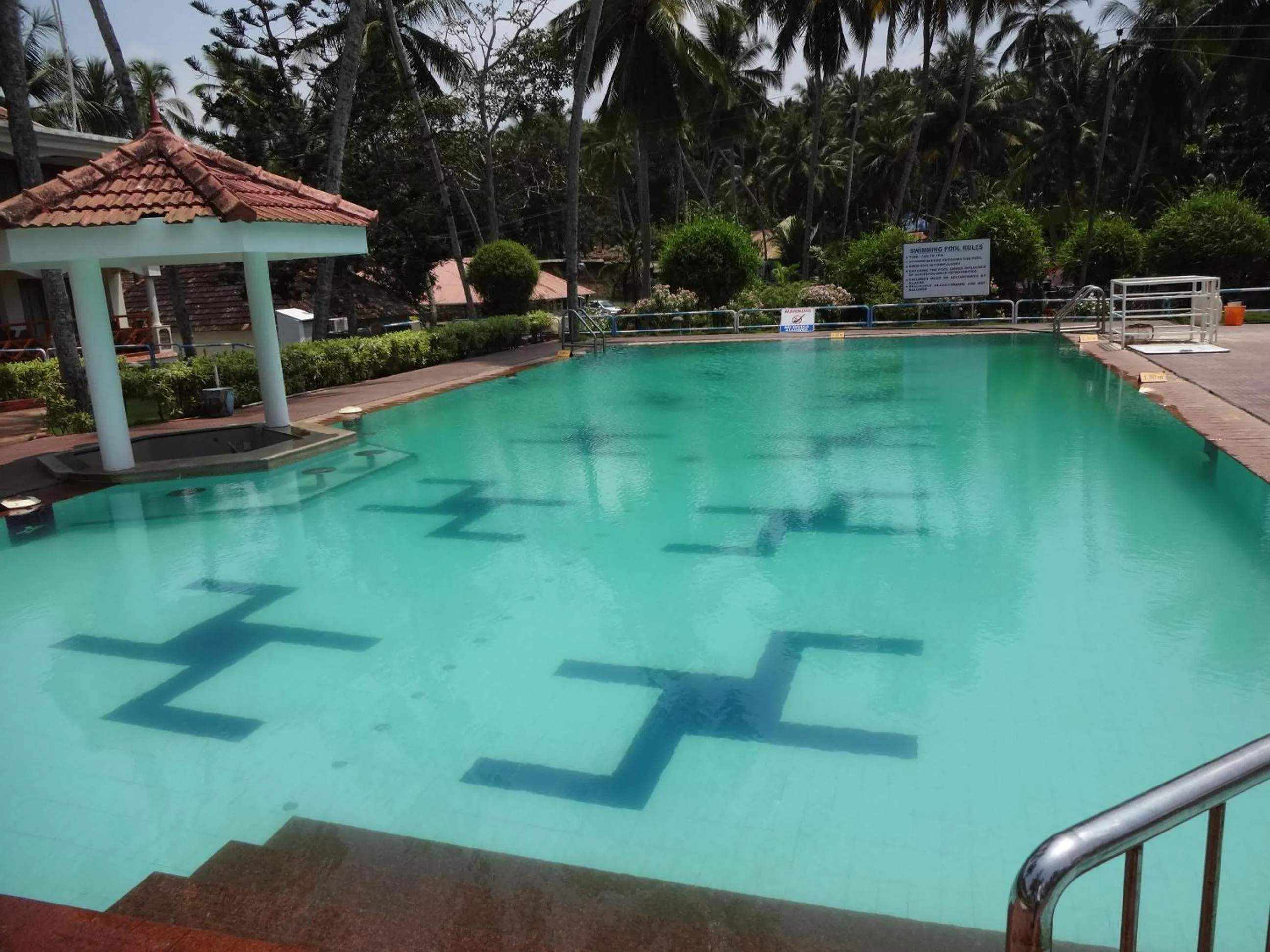 Swimming pool in KTDC Samudra Beach Resort