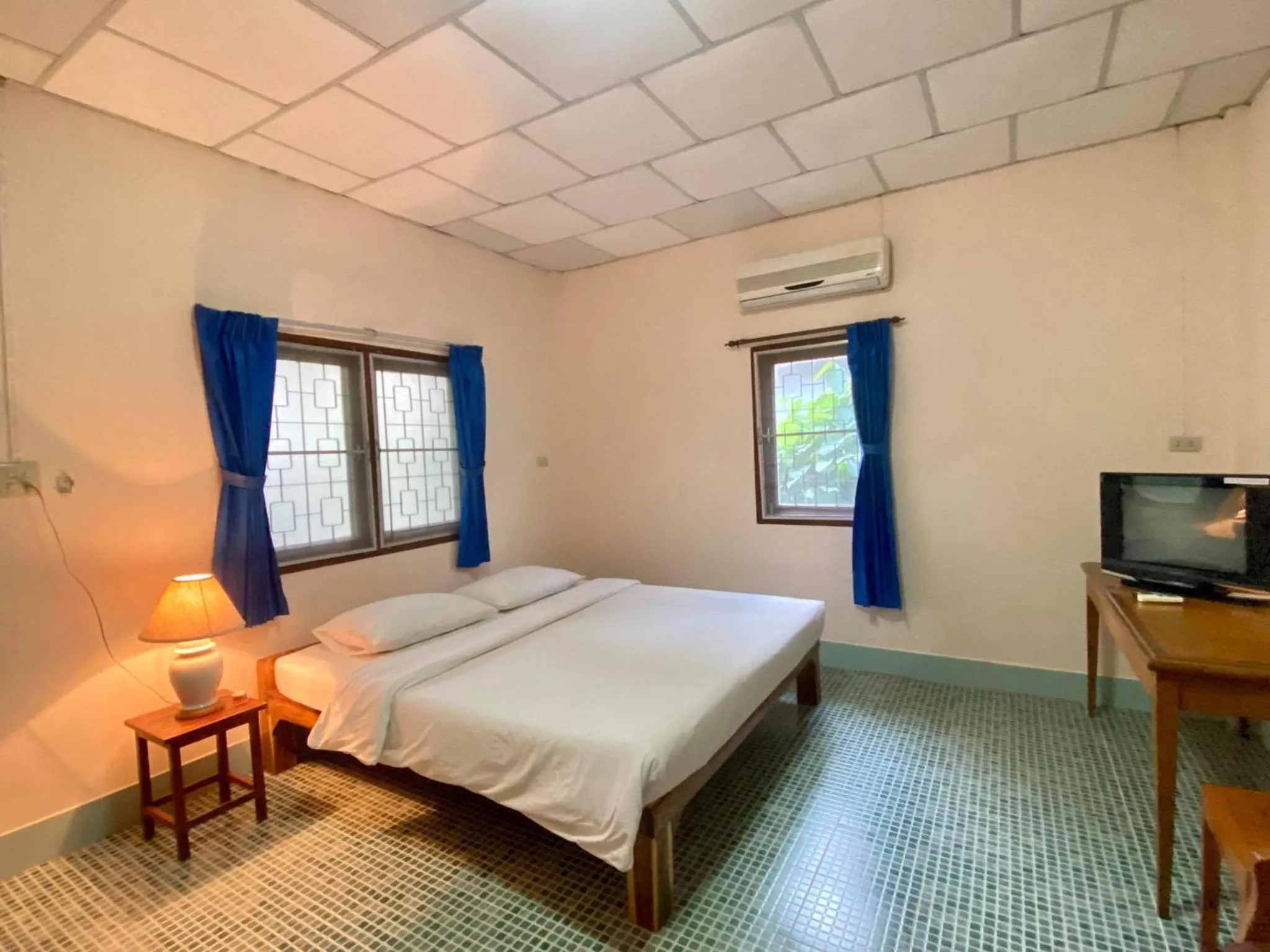 Bedroom, Bed in Coconut Bungalow