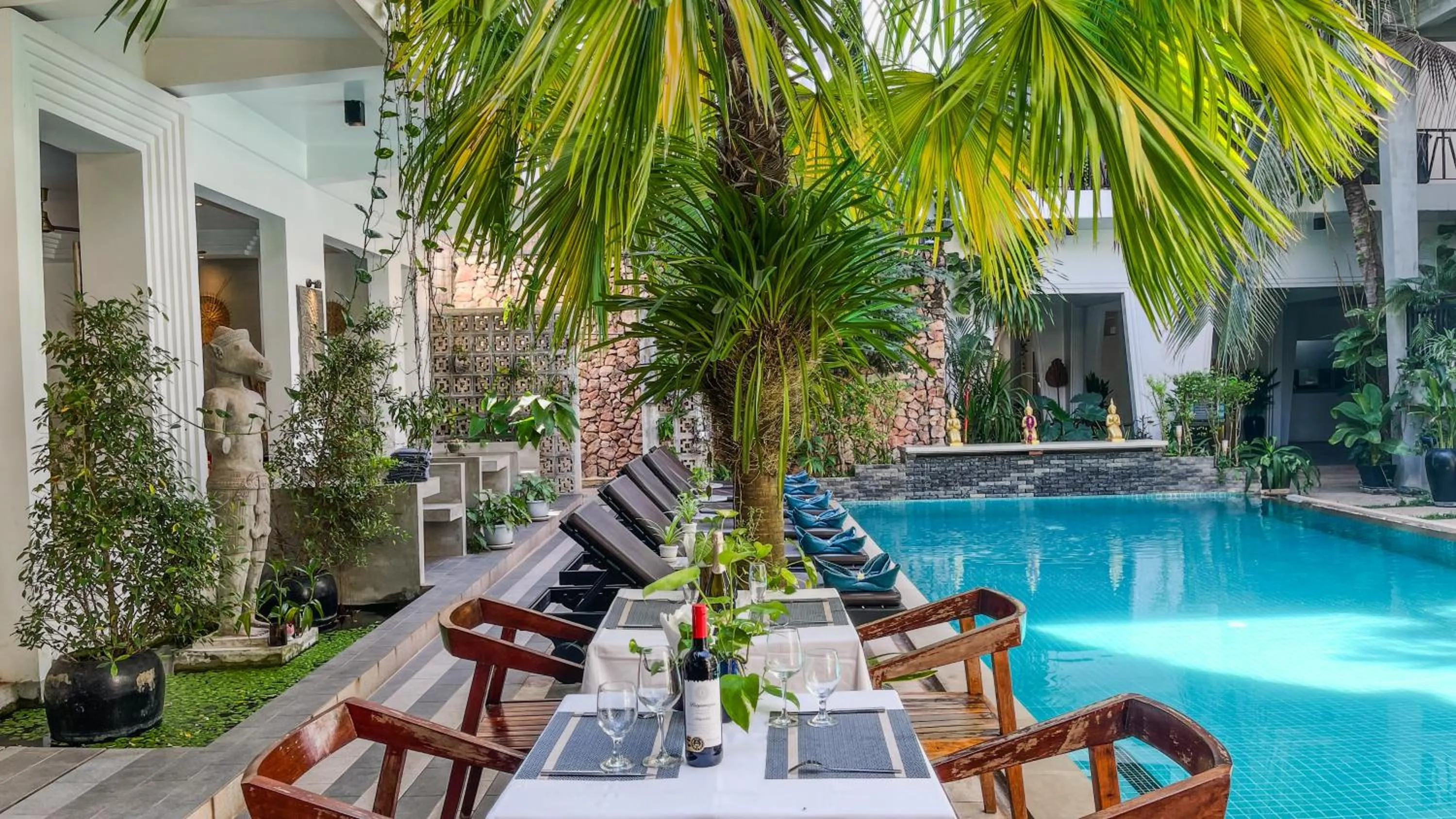 Swimming pool in Boutique Indochine d'Angkor