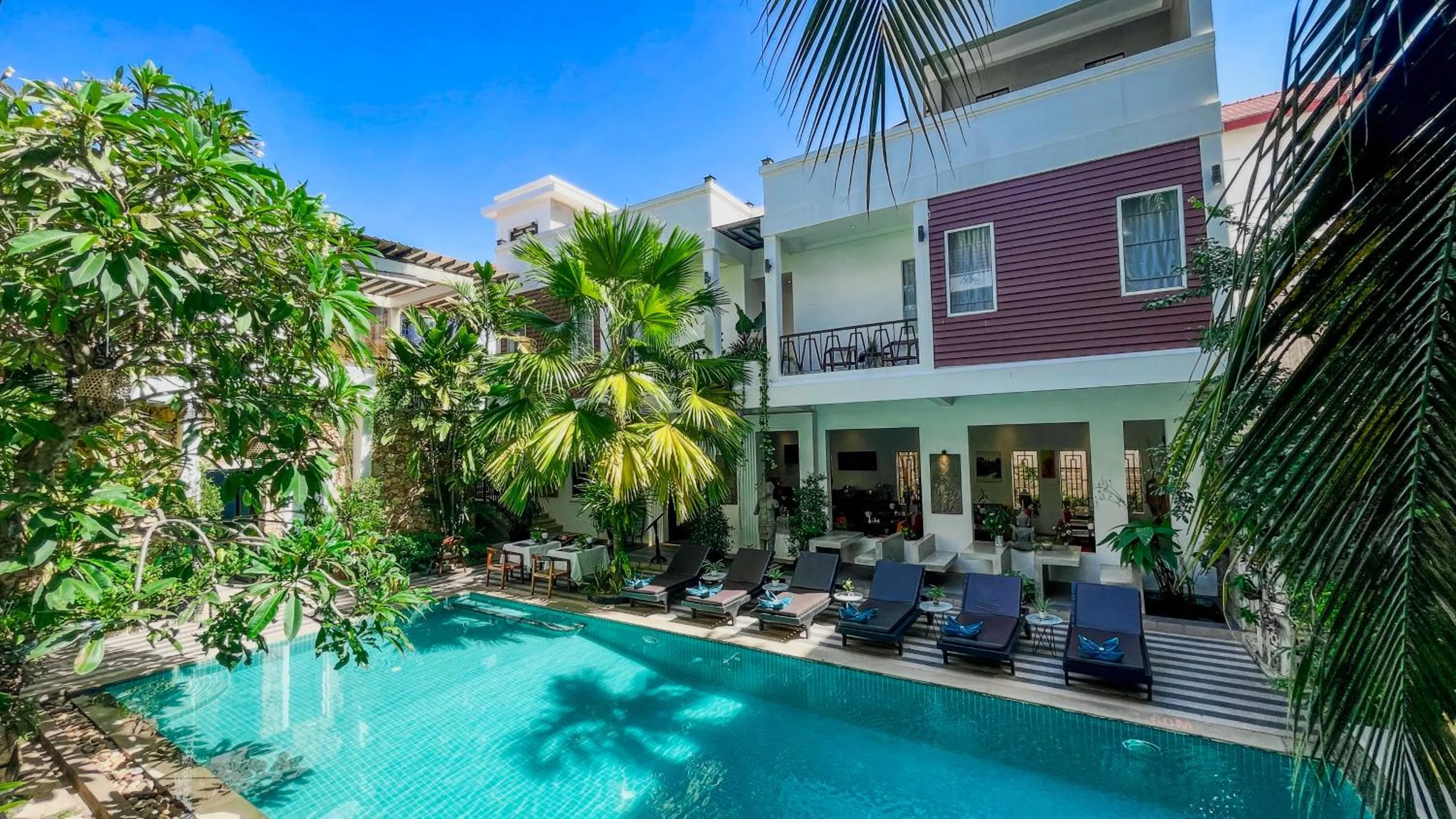Swimming pool in Boutique Indochine d'Angkor