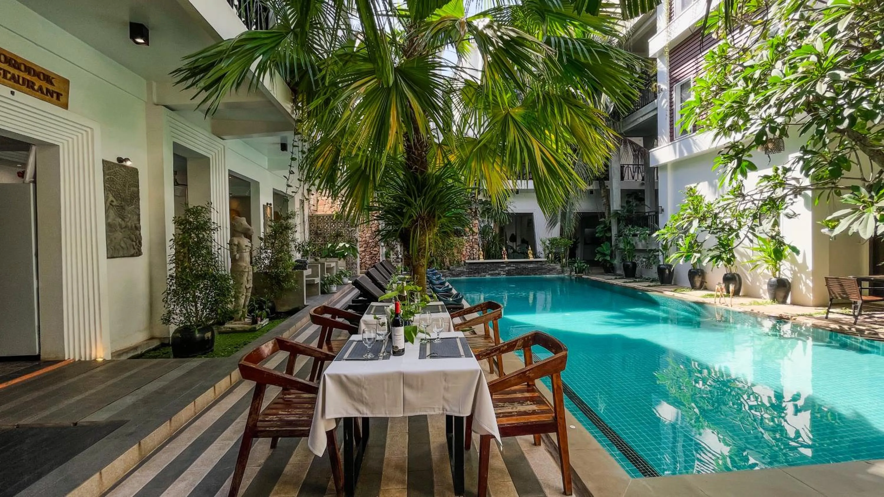 Swimming pool in Boutique Indochine d'Angkor