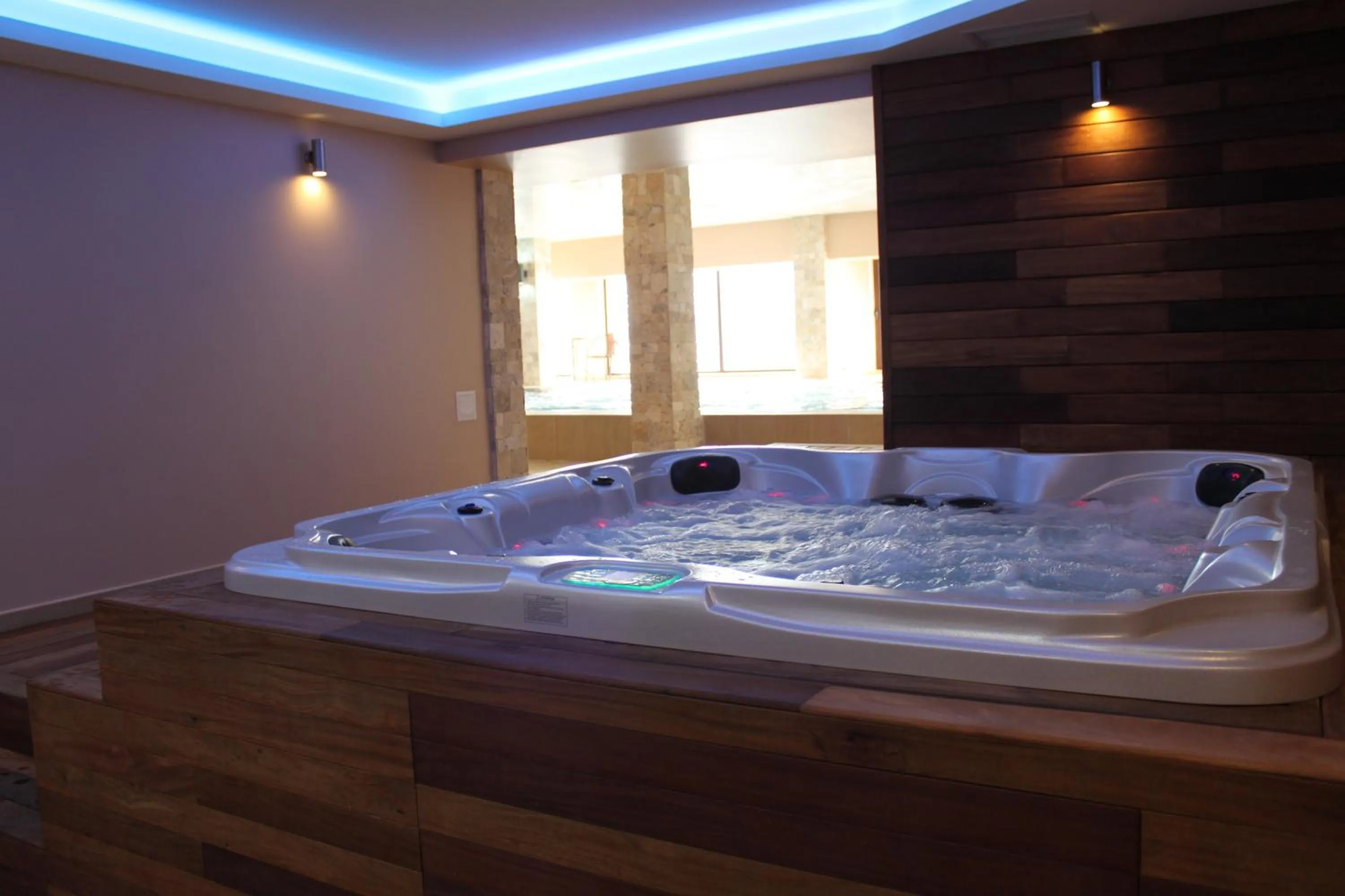 Hot Tub in Park Hotel and SPA Vella Hills