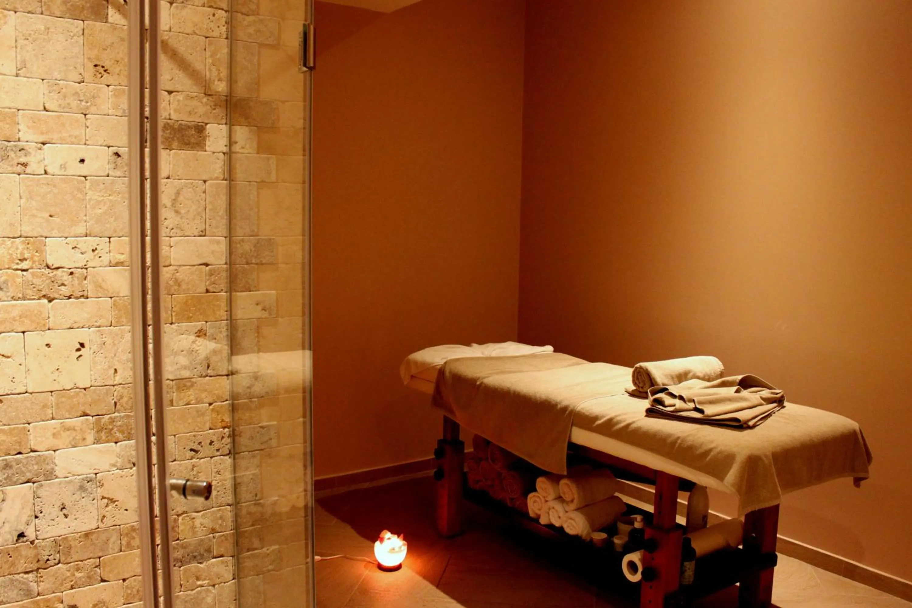 Massage in Park Hotel and SPA Vella Hills