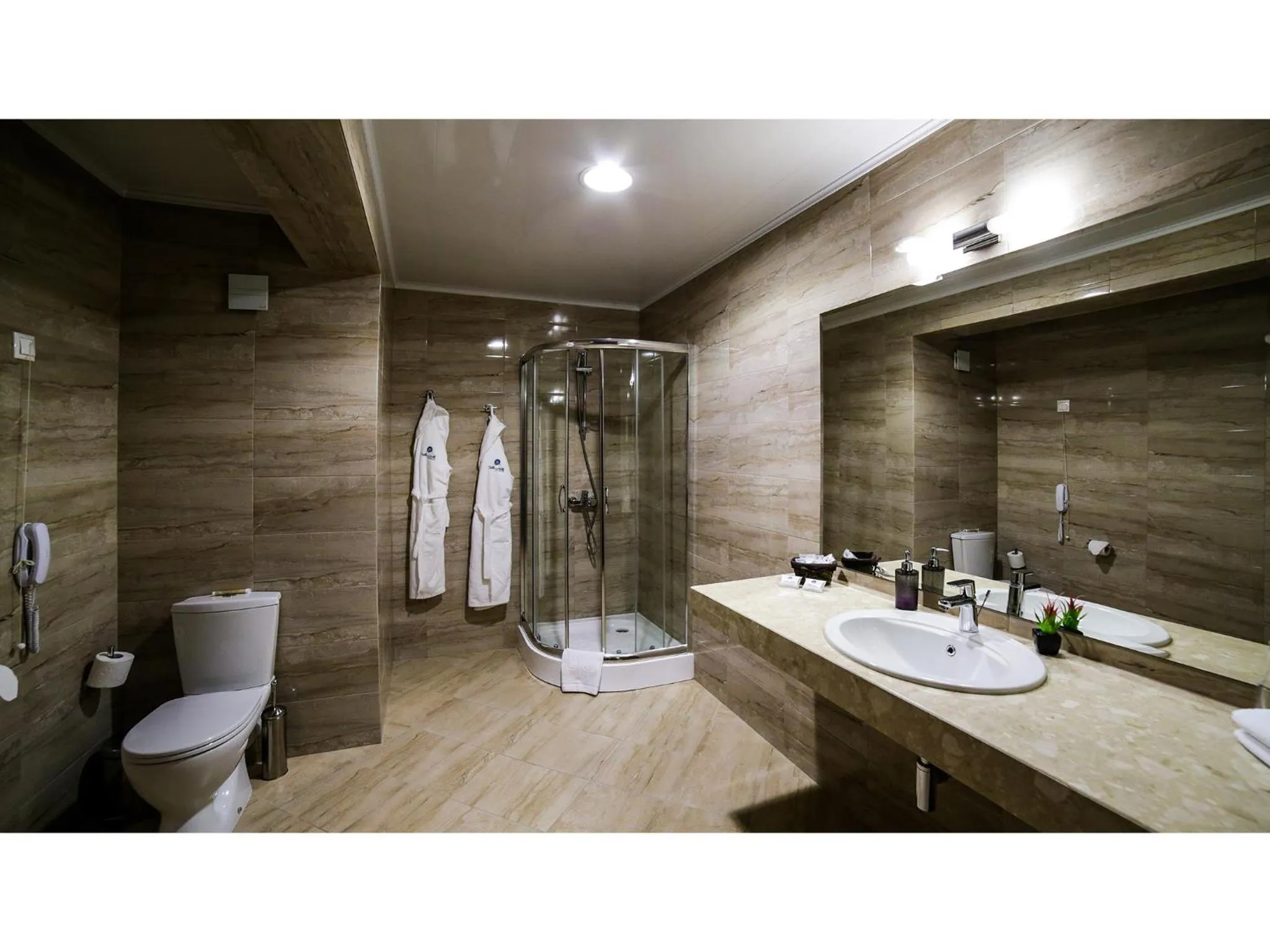 Shower in Park Hotel and SPA Vella Hills